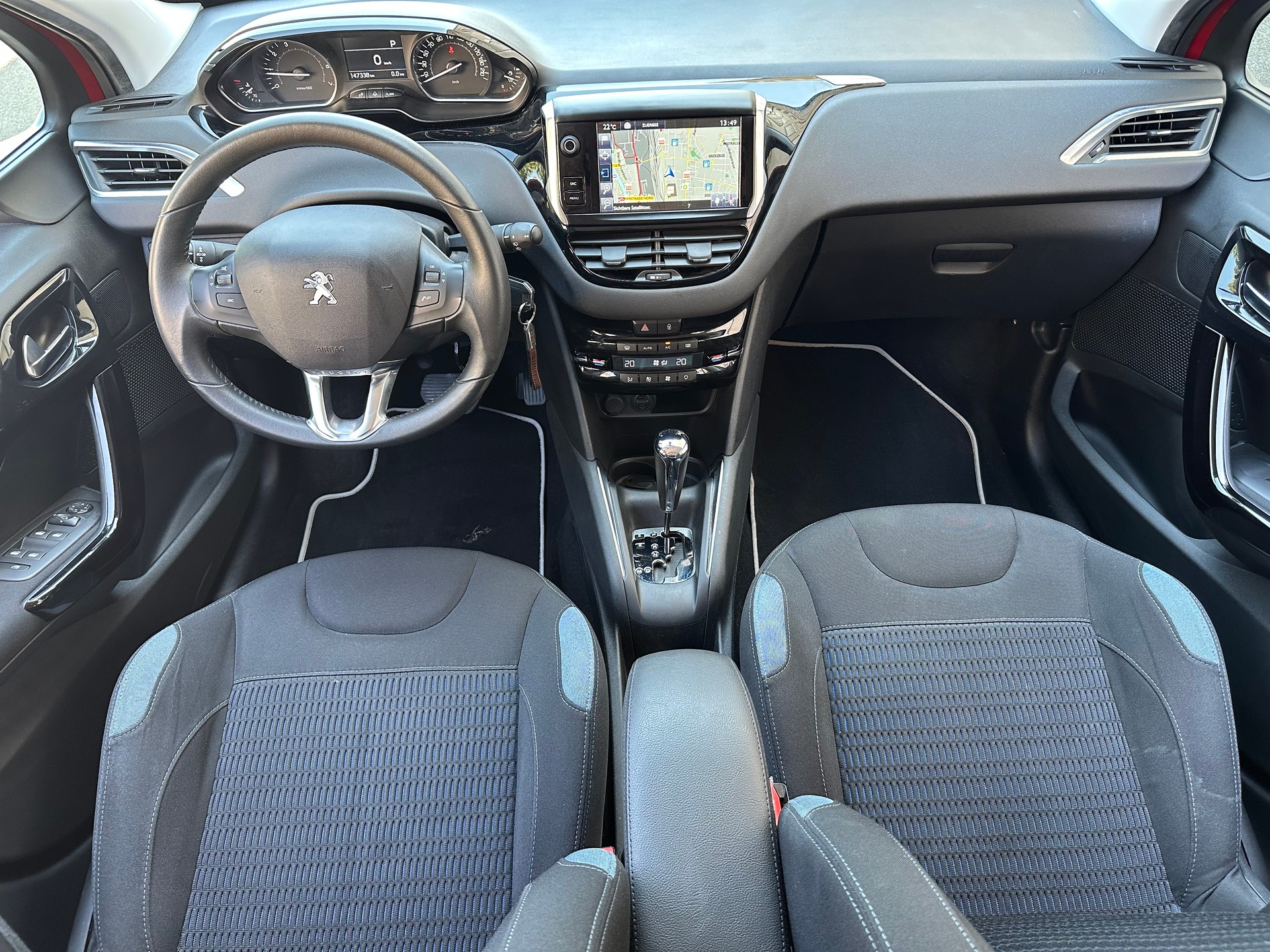 PEUGEOT 208 1.6 VTI Allure Automatik-image-8