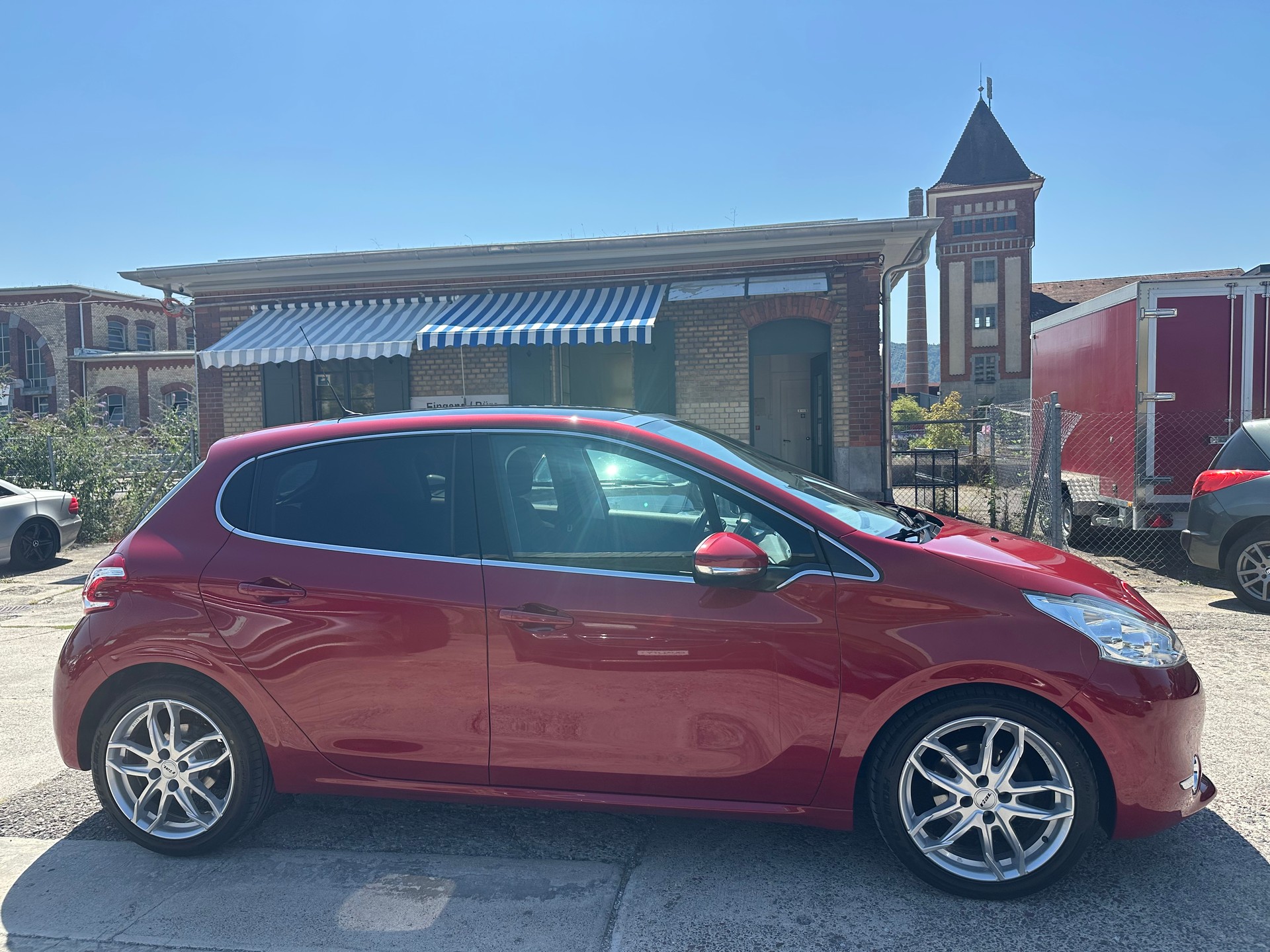 PEUGEOT 208 1.6 VTI Allure Automatik-image-4