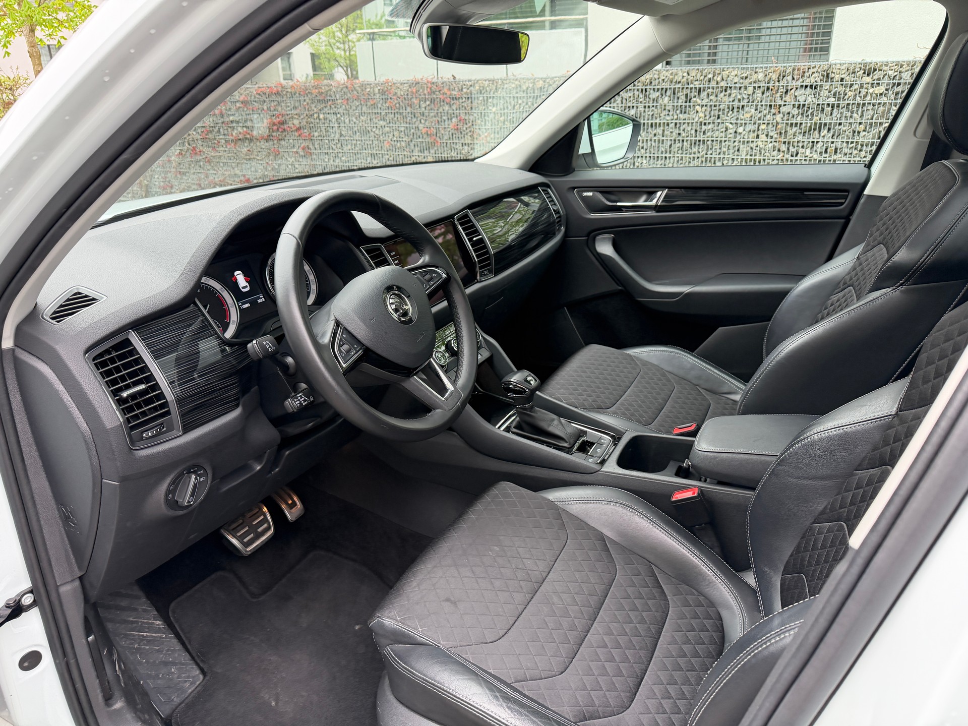 SKODA 2.0 TSI Style DSG-image-2
