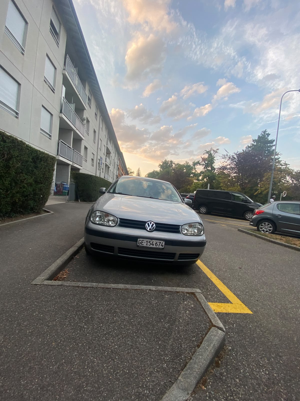 VW Golf 1.6 Pacific Automatic-image-5