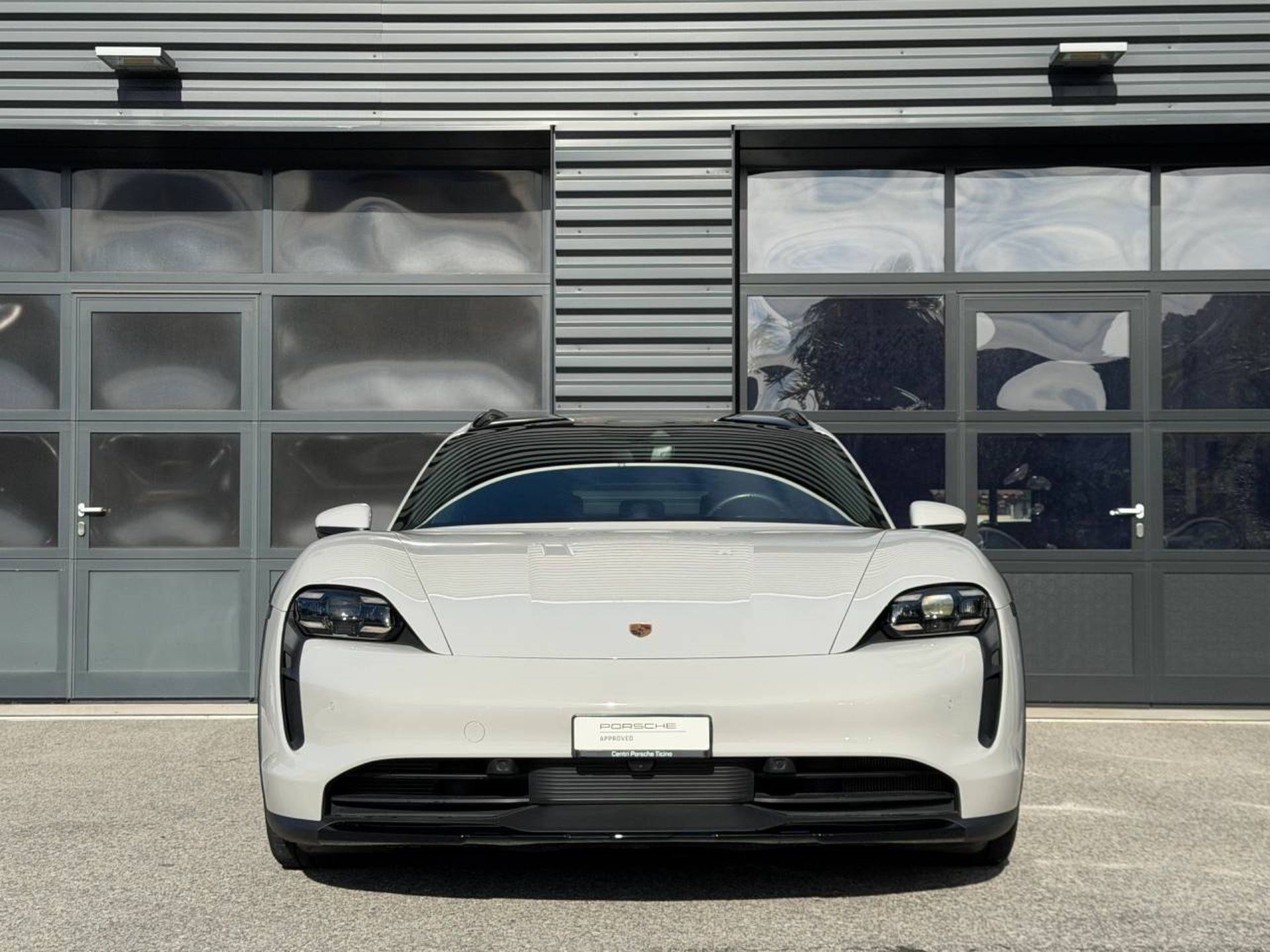 PORSCHE Taycan 4S Cross Turismo-image-9