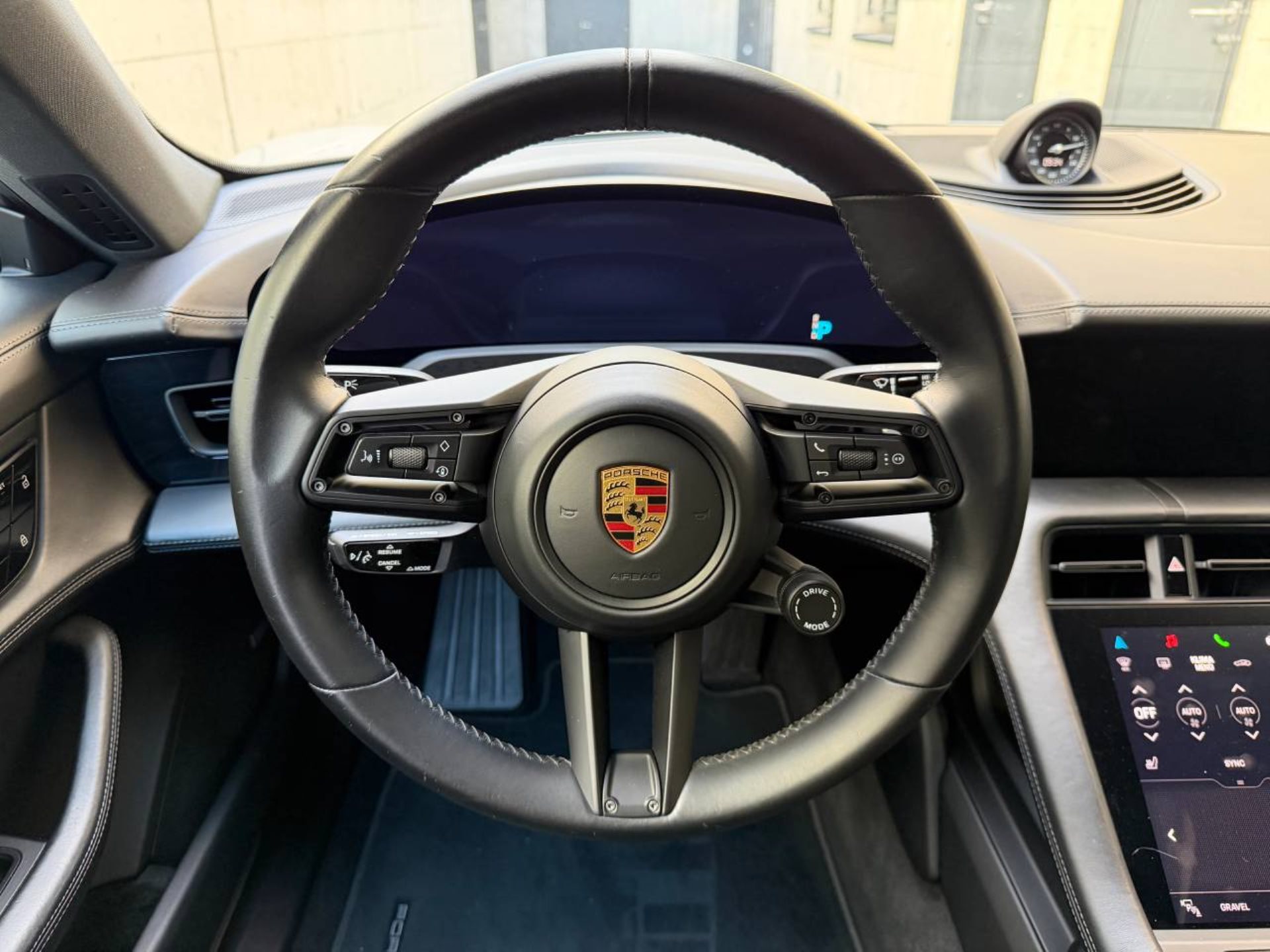 PORSCHE Taycan 4S Cross Turismo-image-14