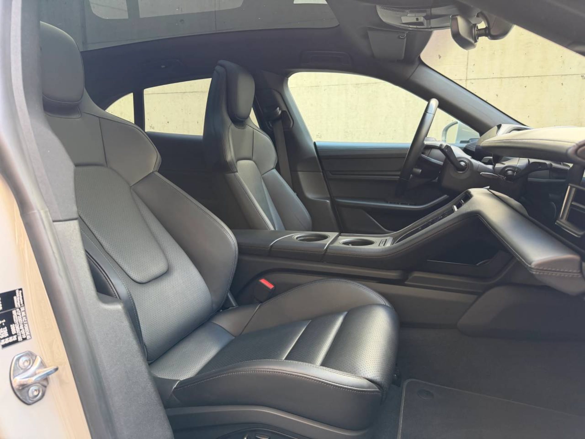 PORSCHE Taycan 4S Cross Turismo-image-15