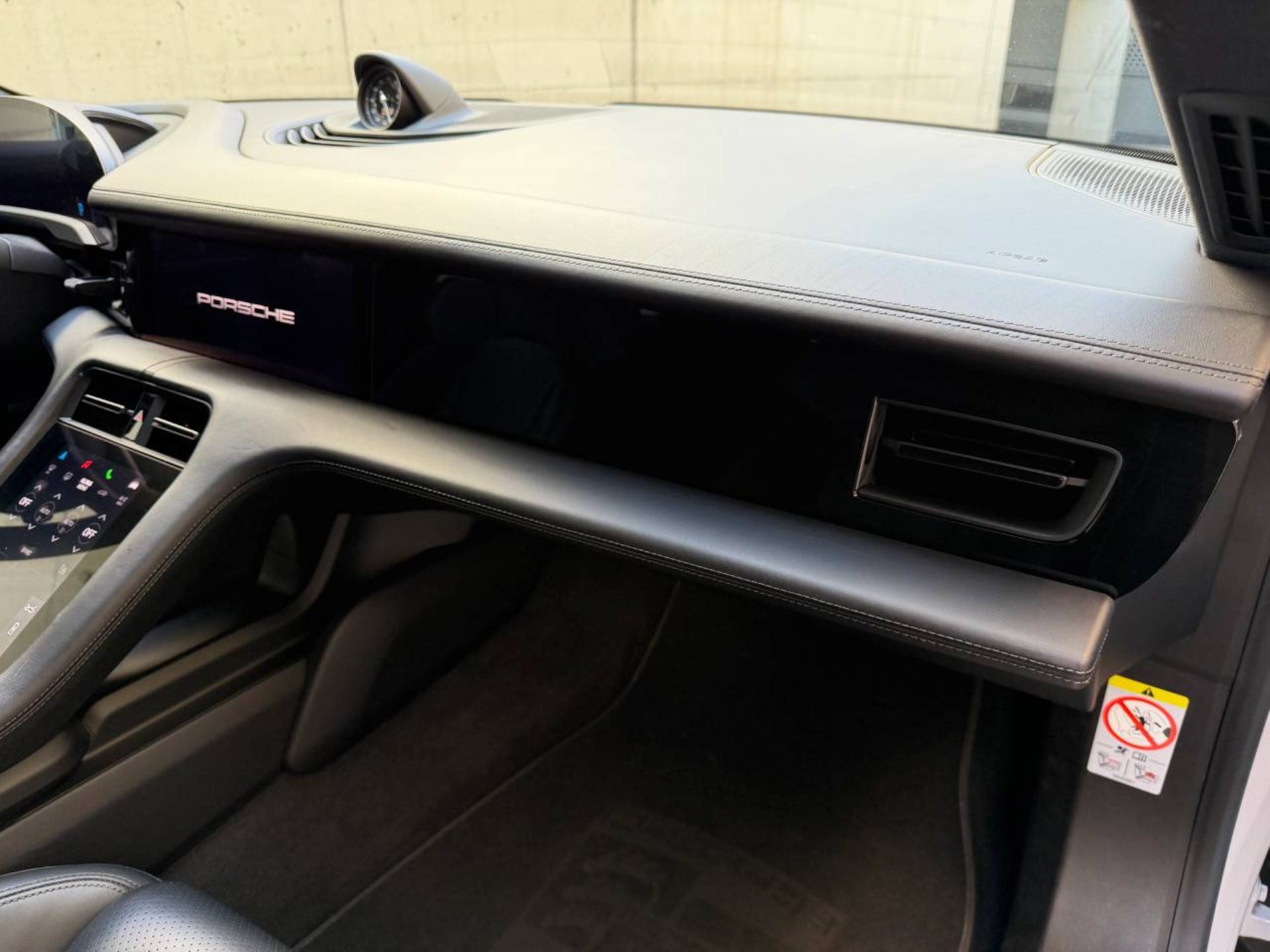 PORSCHE Taycan 4S Cross Turismo-image-29