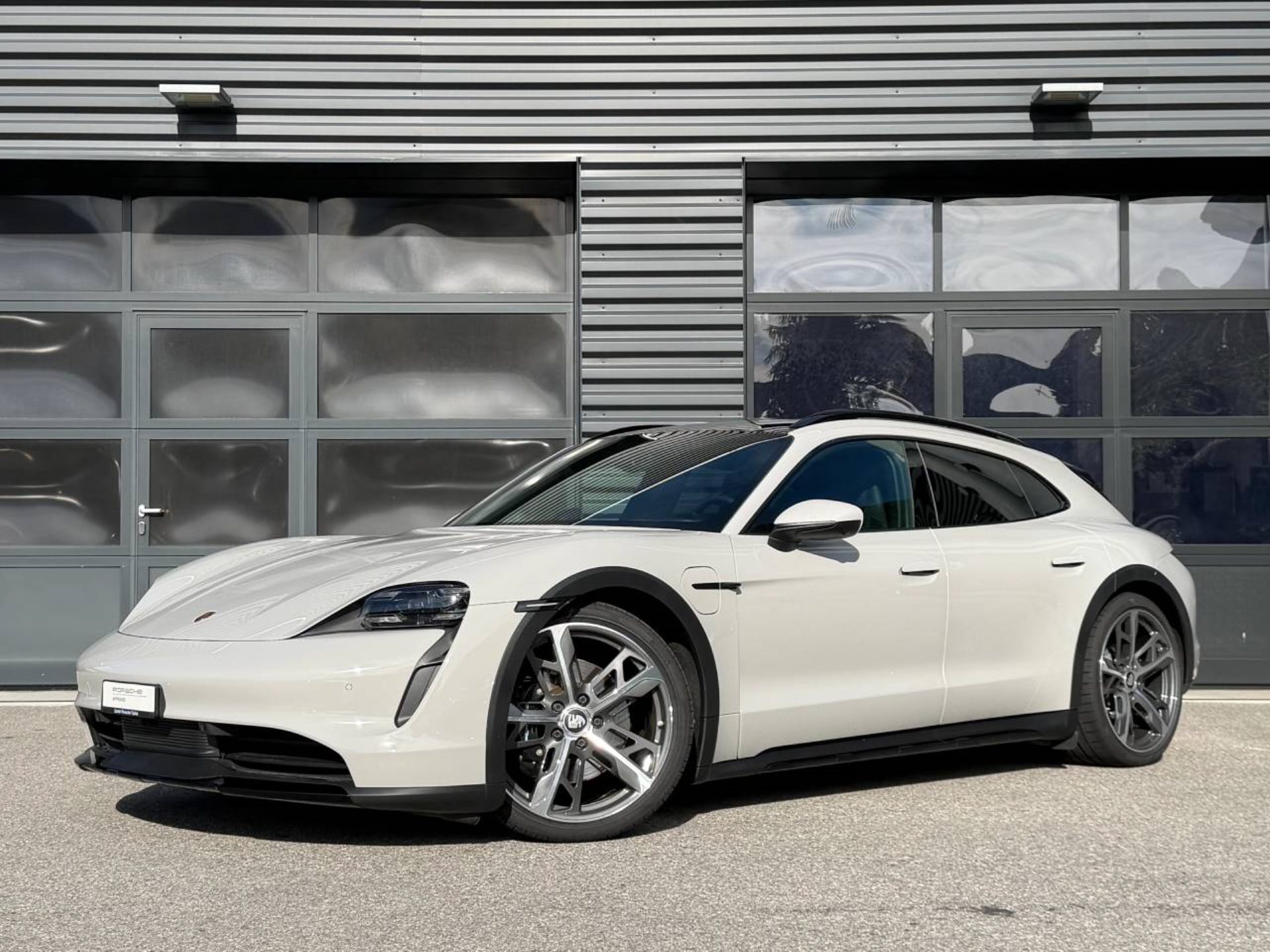 PORSCHE Taycan 4S Cross Turismo