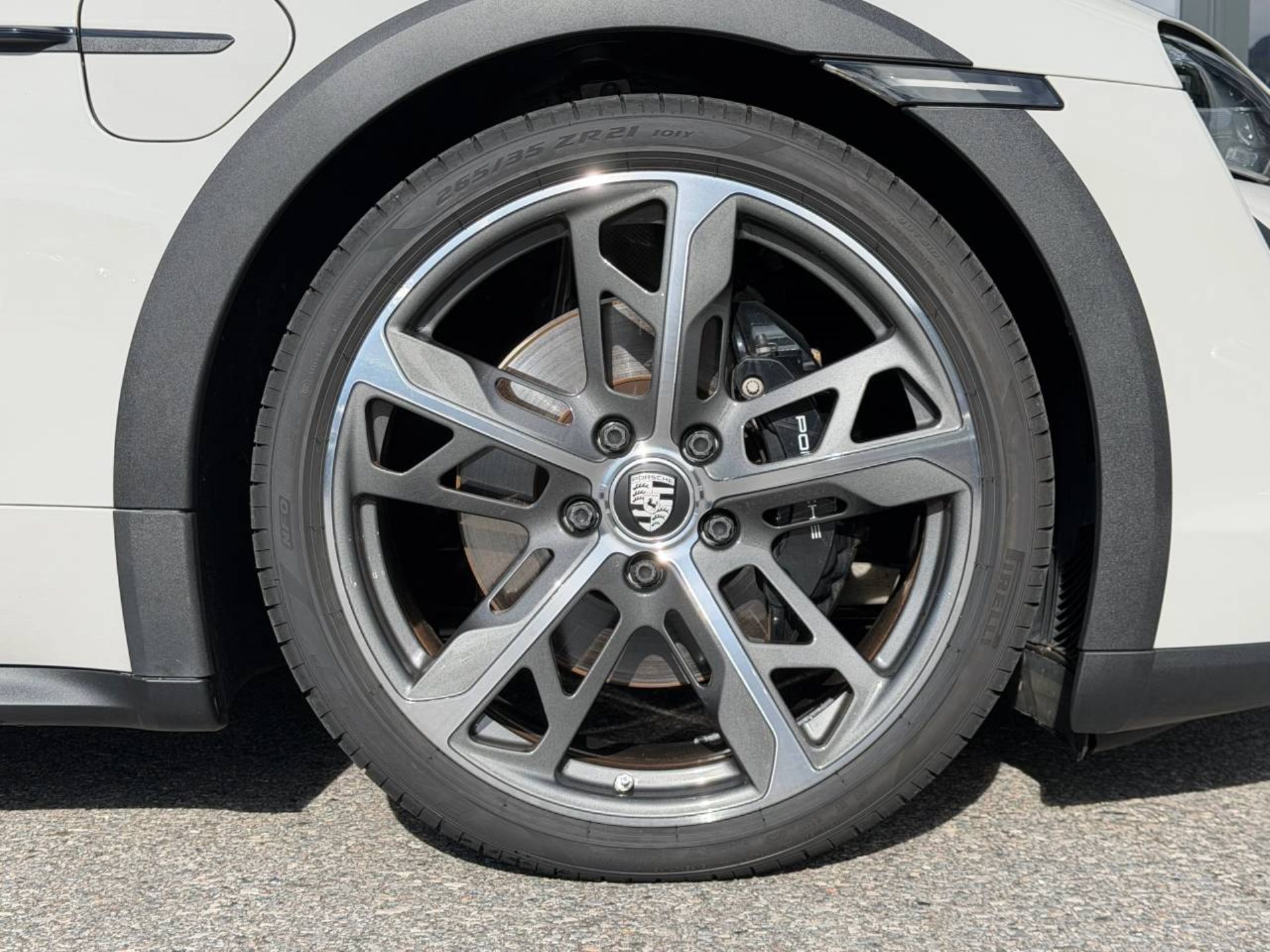 PORSCHE Taycan 4S Cross Turismo-image-10