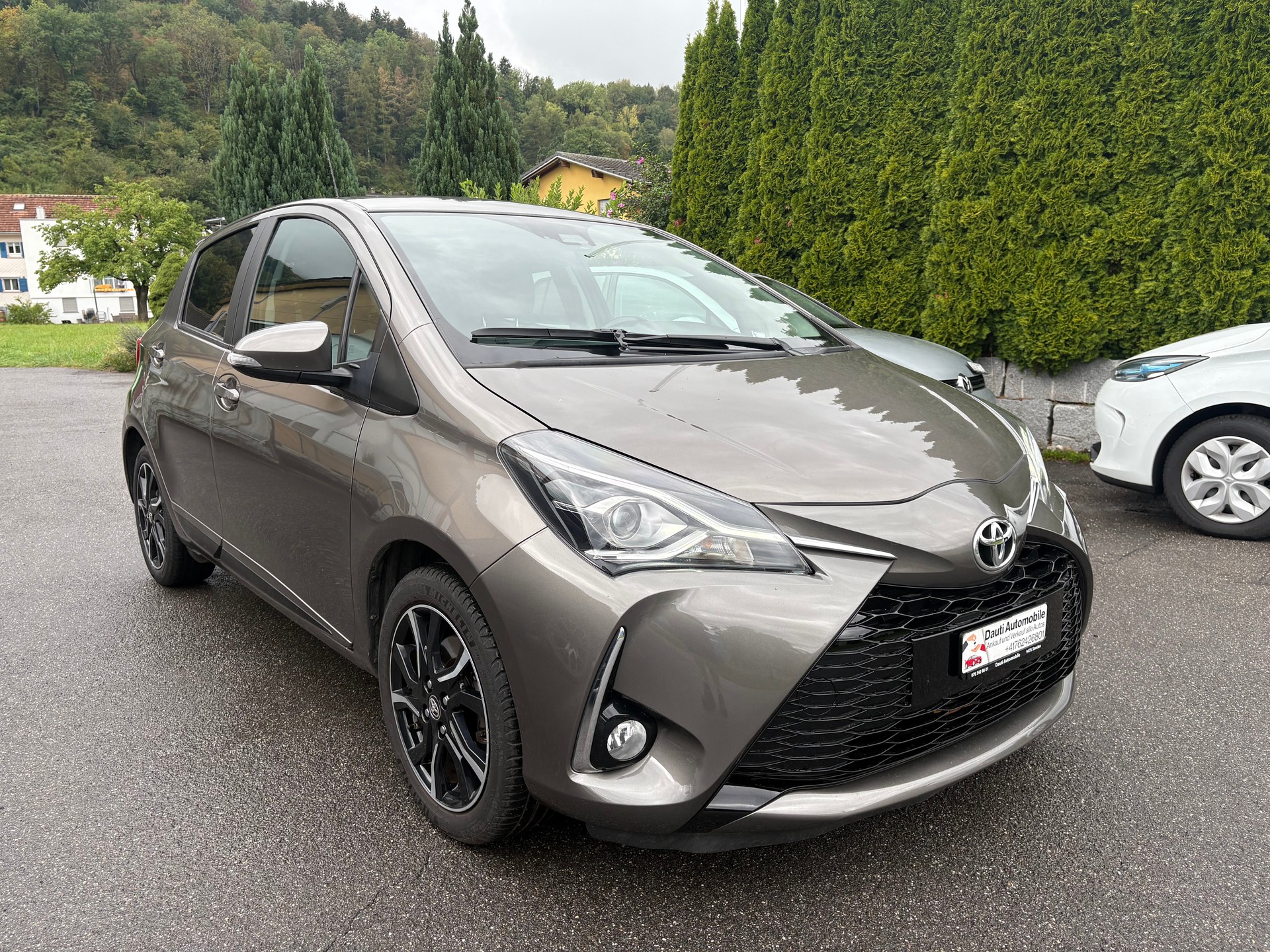 TOYOTA Yaris 1.5 Style-image-1