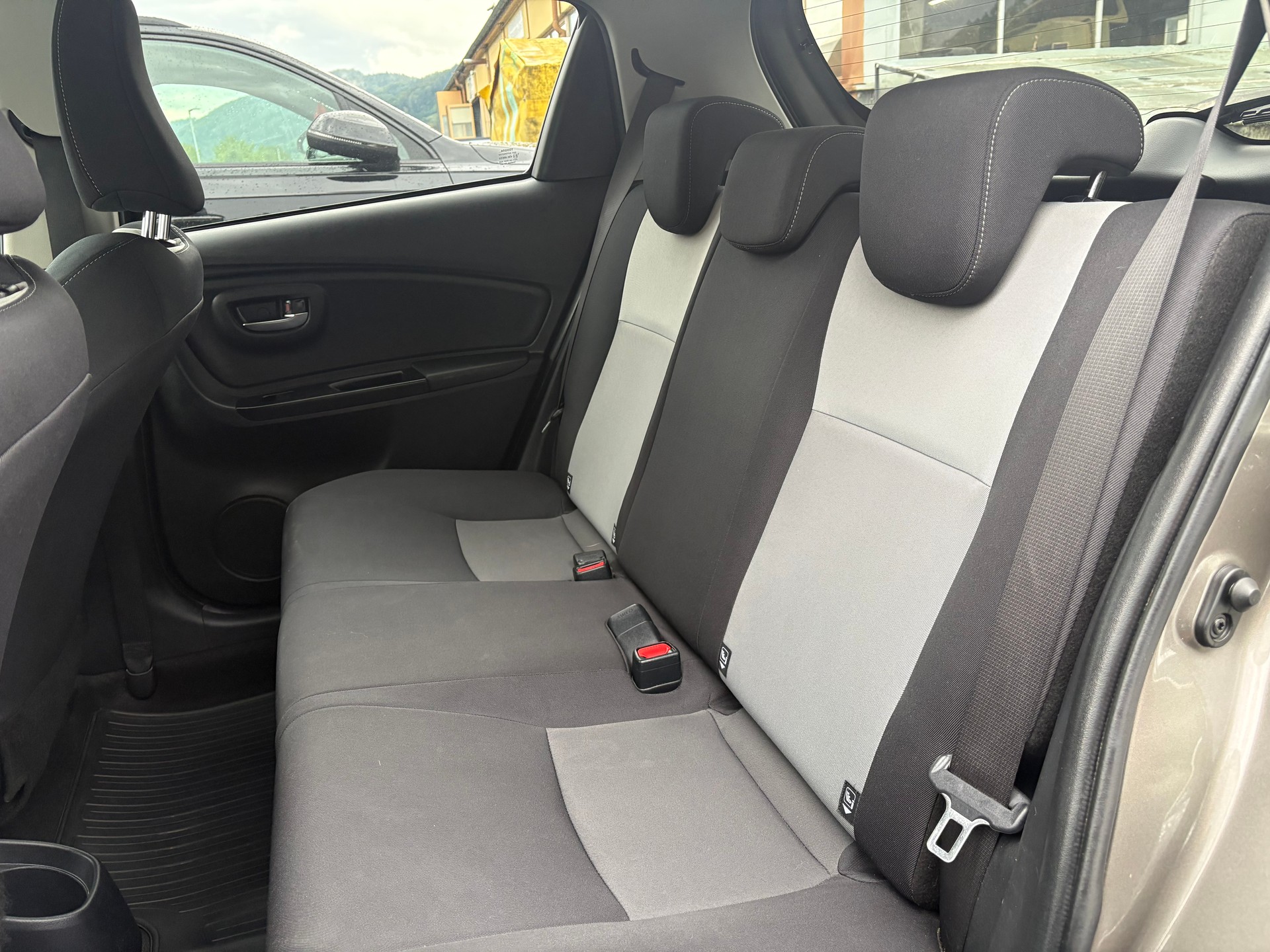 TOYOTA Yaris 1.5 Style-image-7