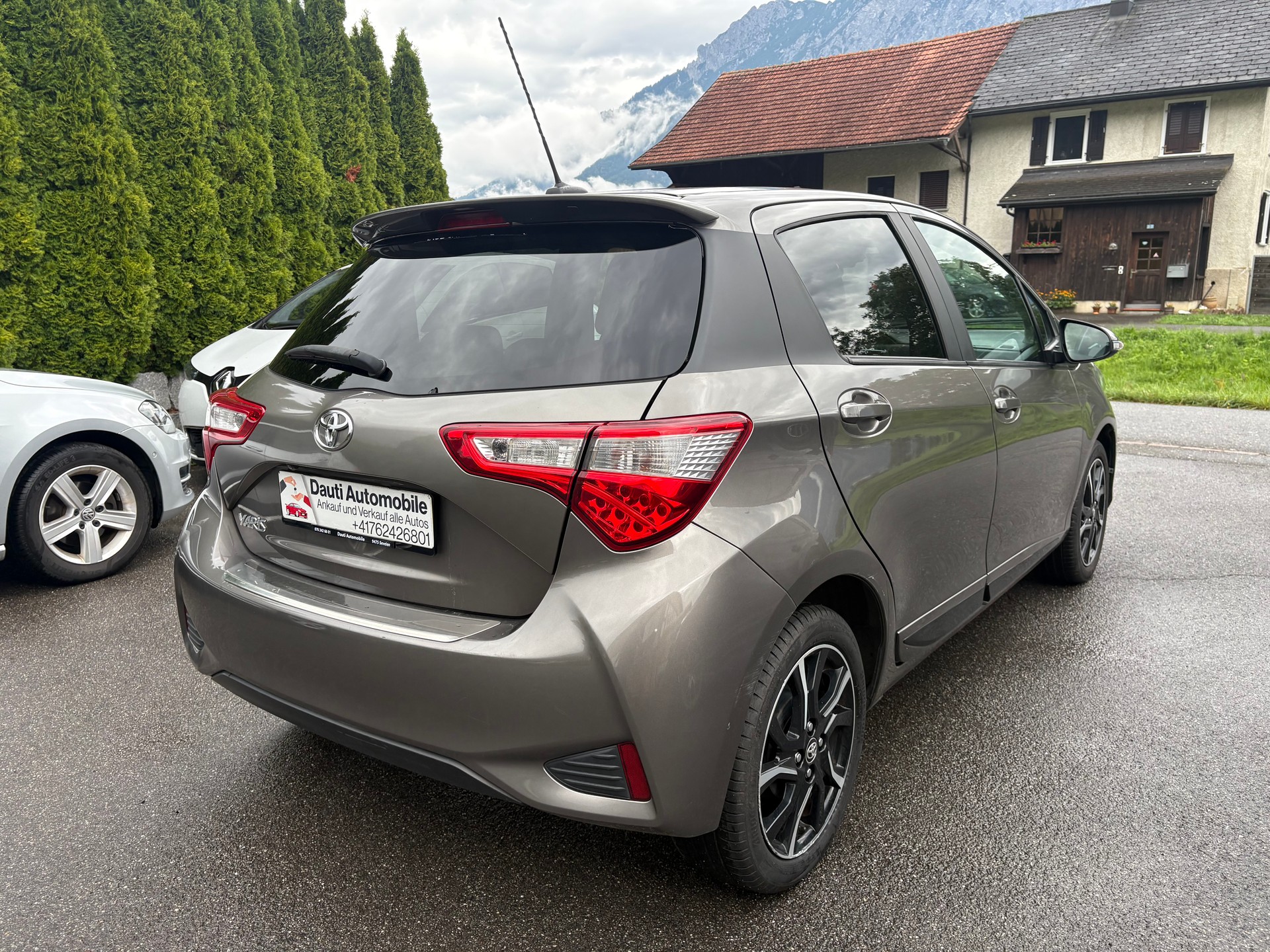 TOYOTA Yaris 1.5 Style-image-2