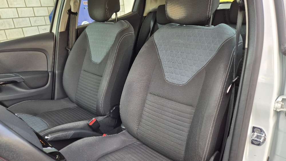 RENAULT Clio 0.9 12V Swiss Edition-image-4