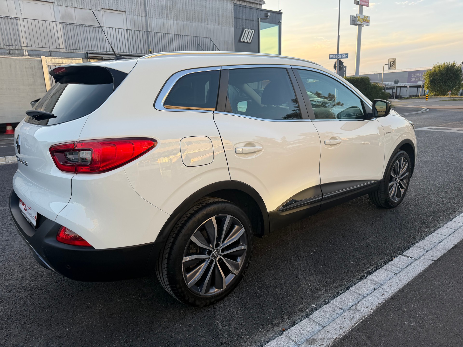 RENAULT Kadjar 1.2 16V Turbo Bose-image-4