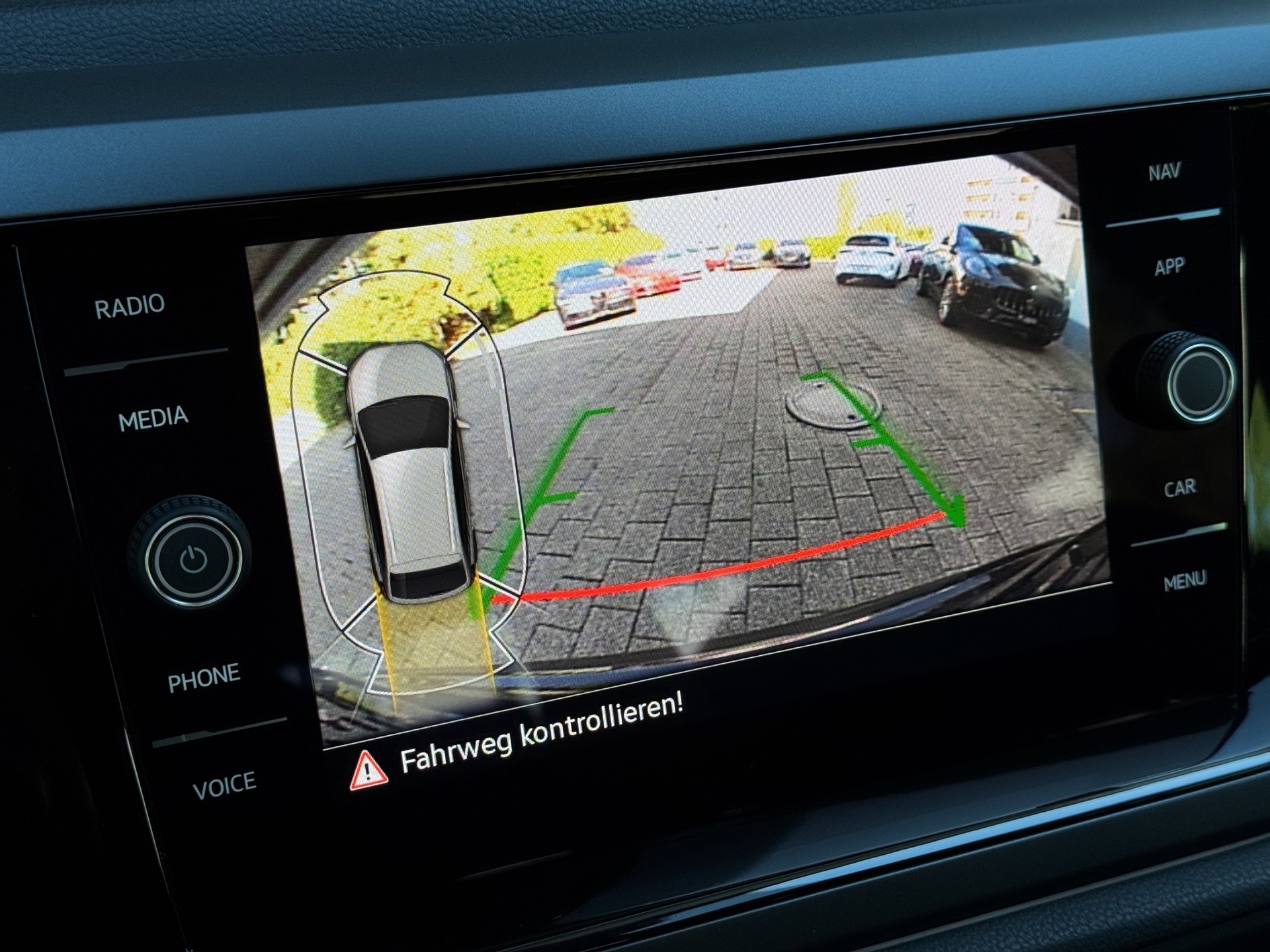VW Taigo 1.5 TSI R-Line Business DSG "RF.-Kamera-Navi-Side&Lane Assist"-image-16