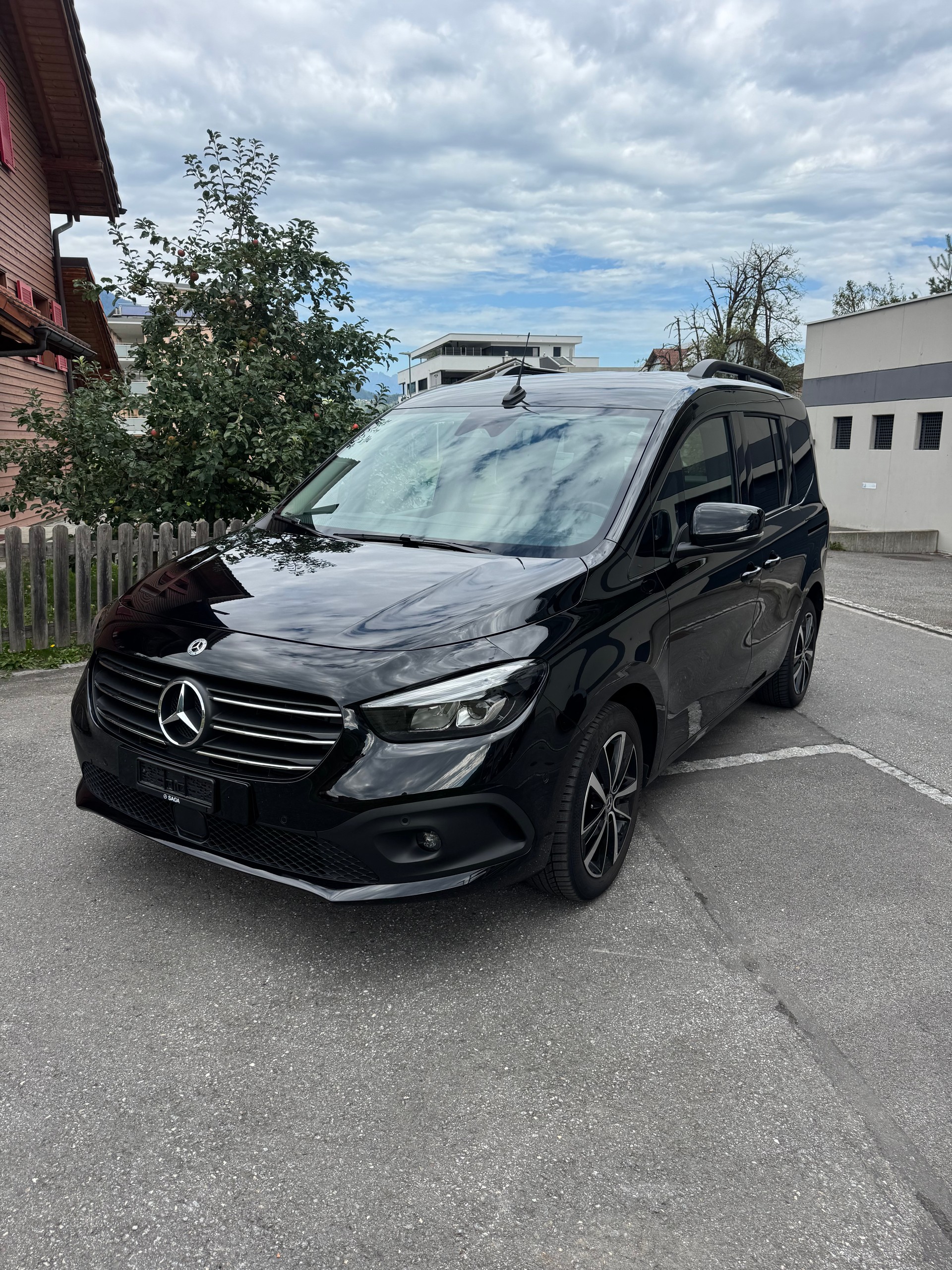 MERCEDES-BENZ T-Class 180 d Progressive-image-0