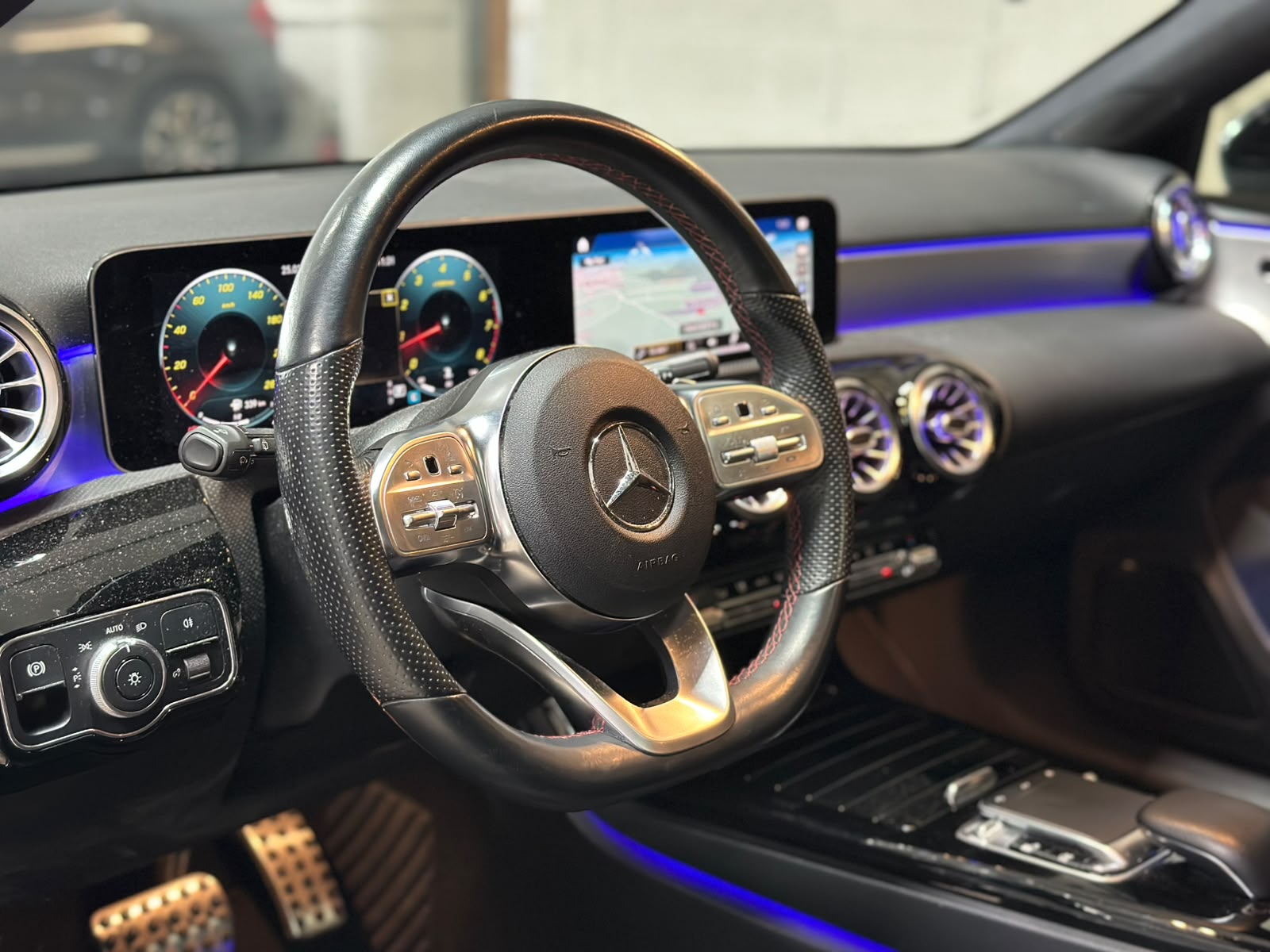 MERCEDES-BENZ A 220 Progressive 7G-DCT-image-9