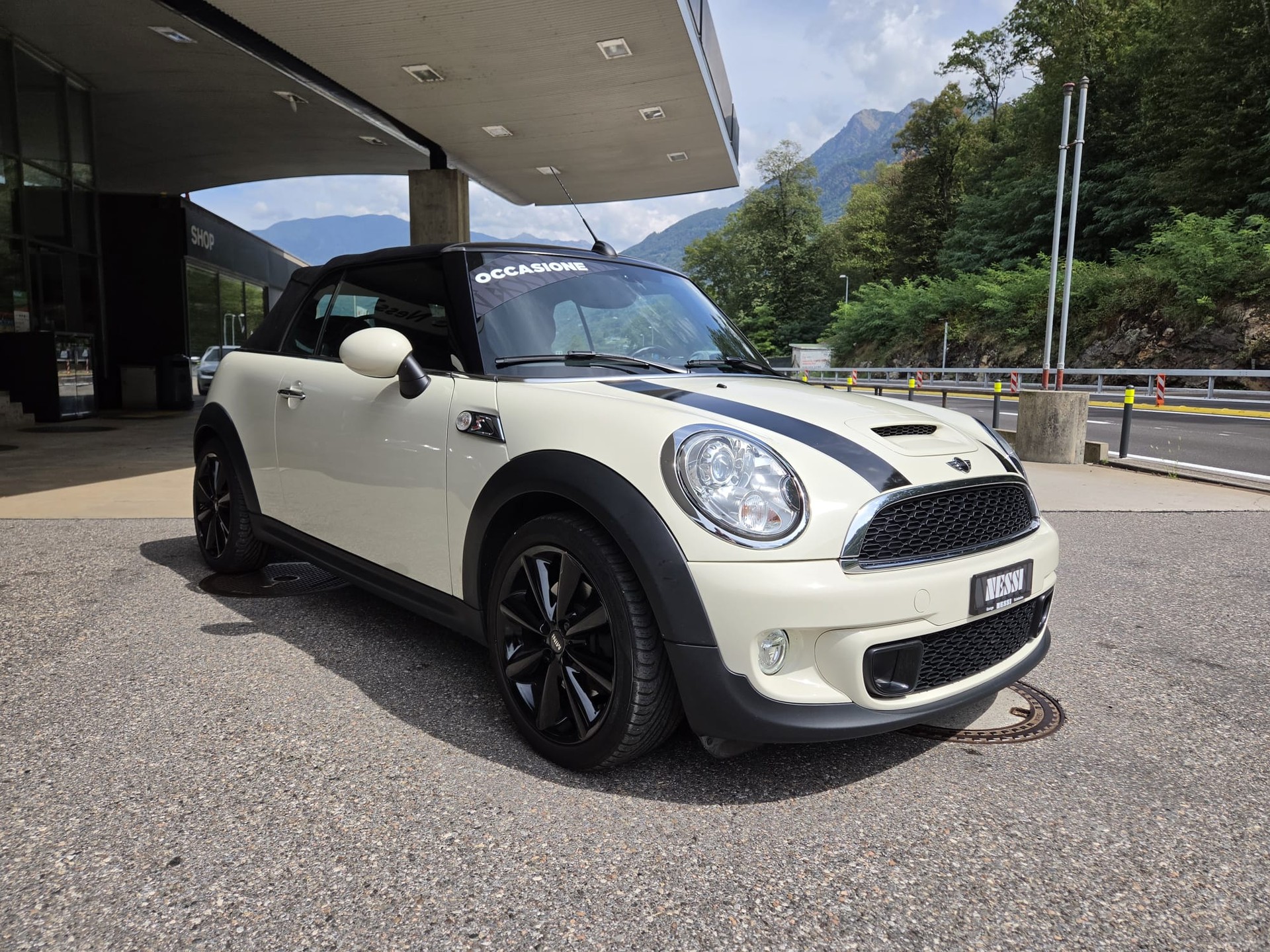 MINI Cooper S Cabriolet Steptronic-showroom-element-2