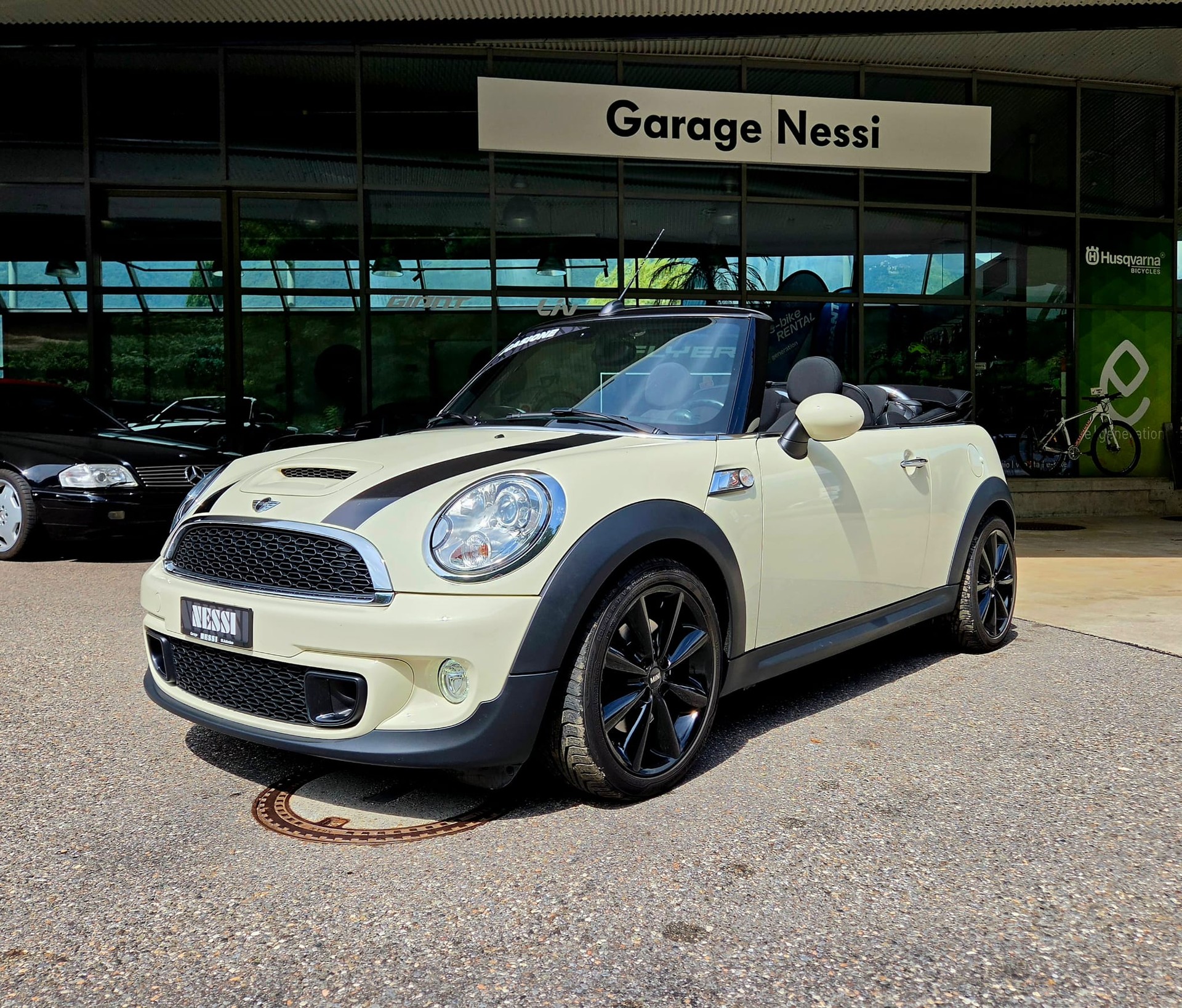 MINI Cooper S Cabriolet Steptronic-showroom-element-1