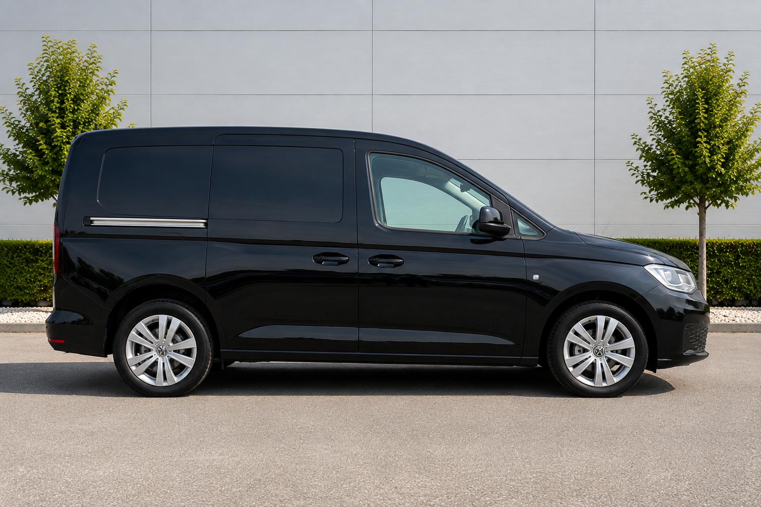 VW Maxi 2.0 TDI 122 Liberty DSG-image-0