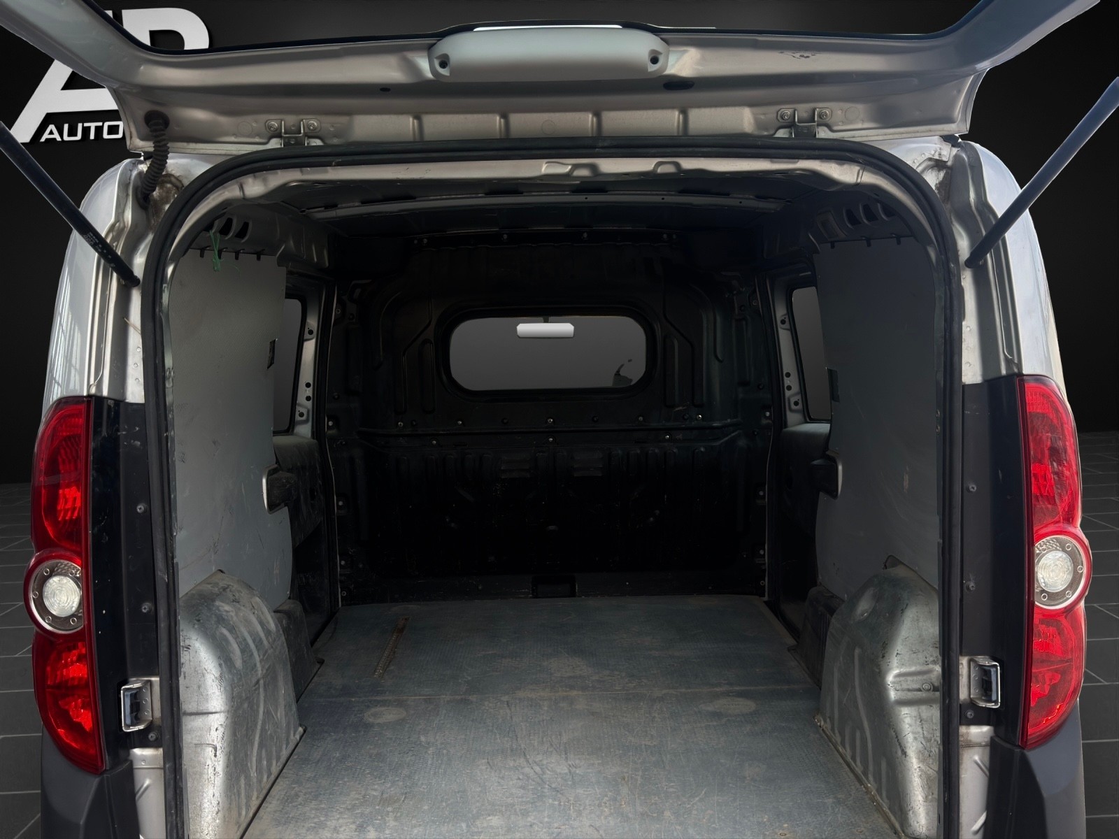 OPEL Combo 1.6 CDTI ecoFLEX 2.4 L2H1-image-11