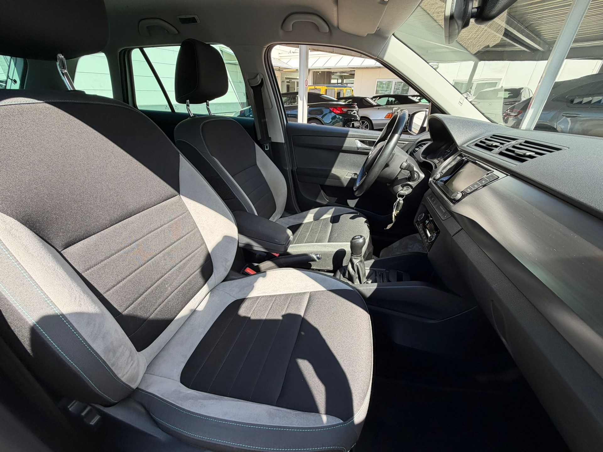 SKODA Fabia 1.4 TDI Ambition-image-12