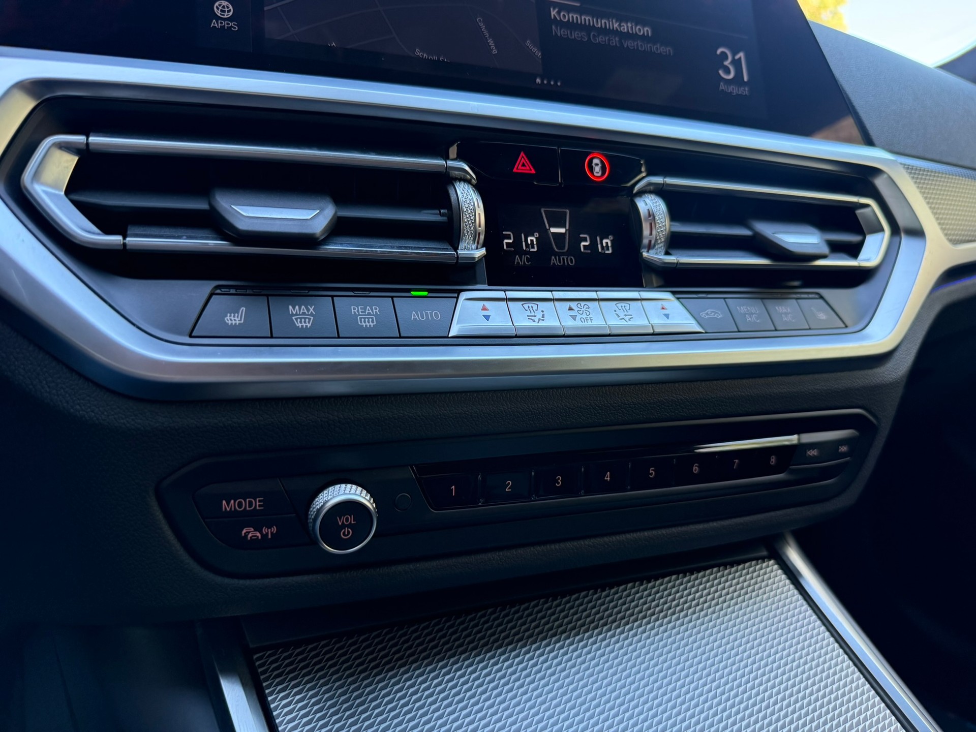 BMW 320d xDrive M Sport Touring-image-18