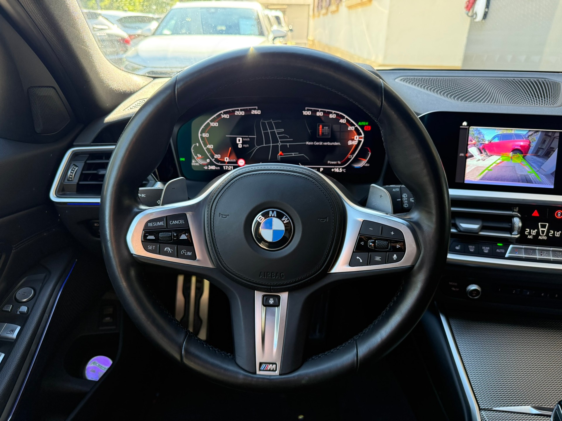BMW 320d xDrive M Sport Touring-image-9