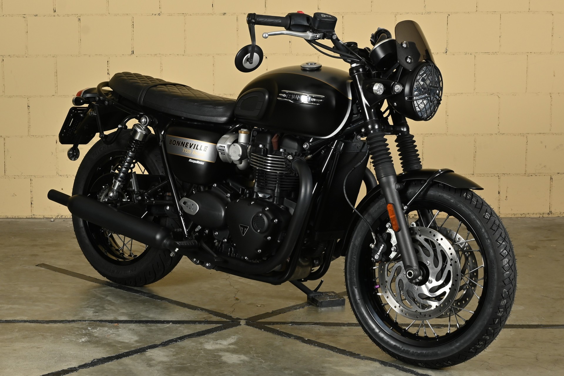 TRIUMPH Bonneville T120 Special Edition-image-7