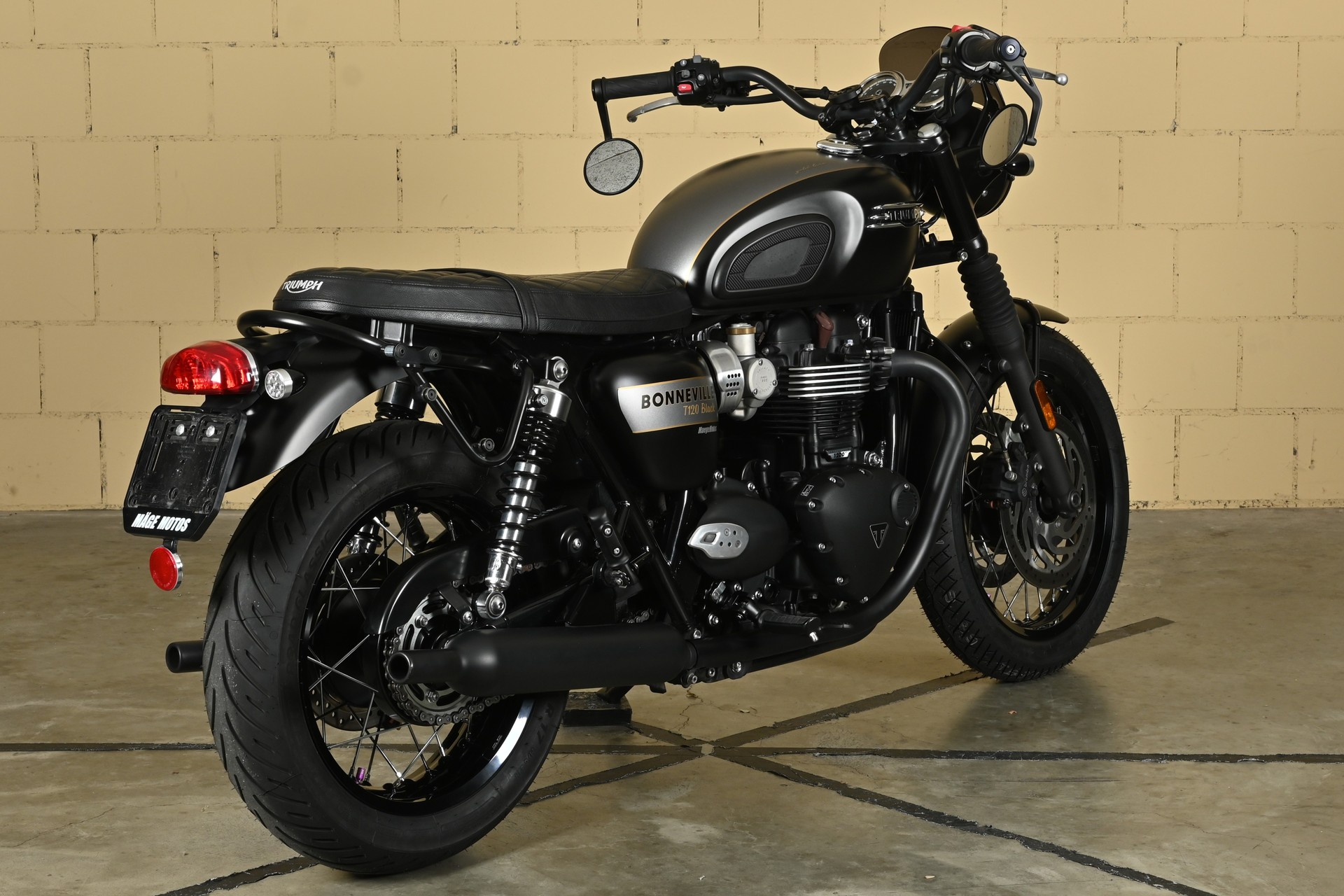 TRIUMPH Bonneville T120 Special Edition-image-11