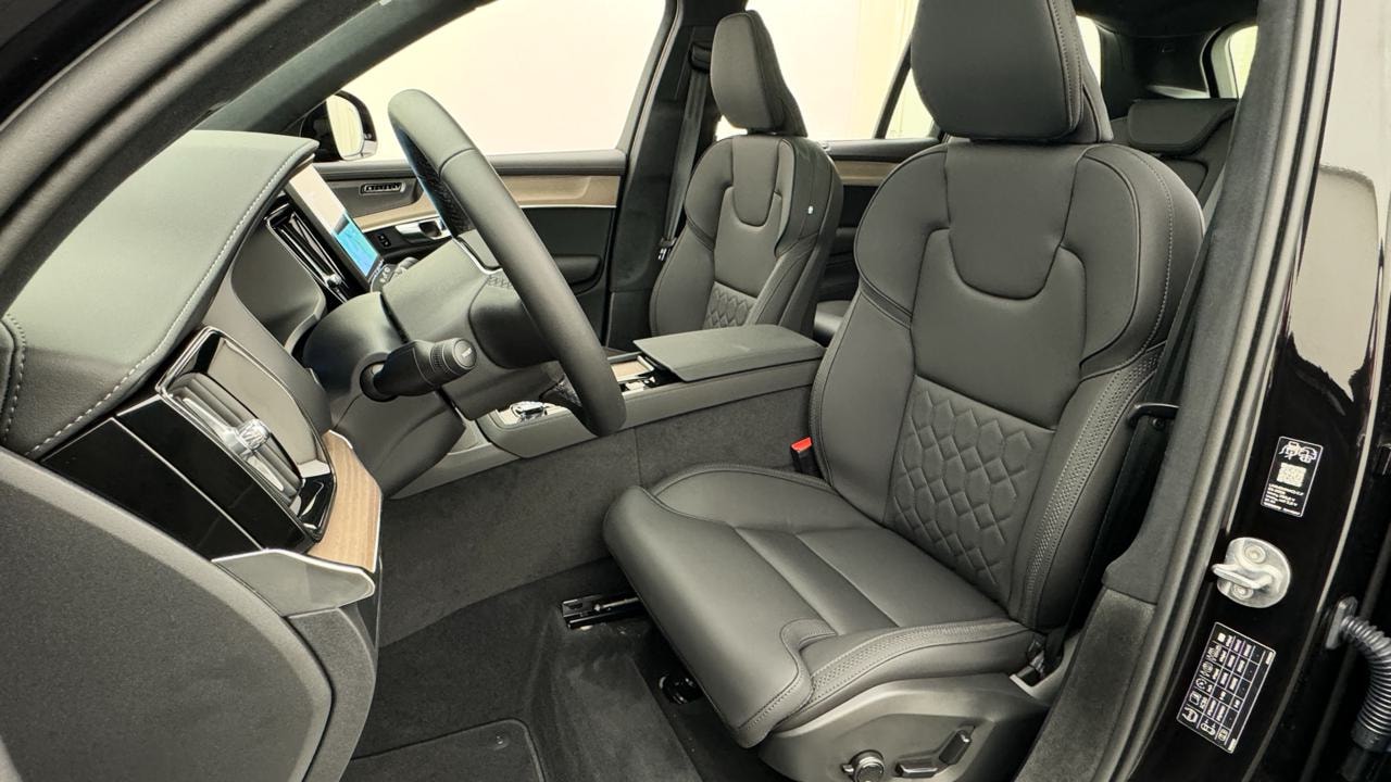 VOLVO XC90 T8 AWD PluginHybrid Ultra Dark Geartronic-image-4