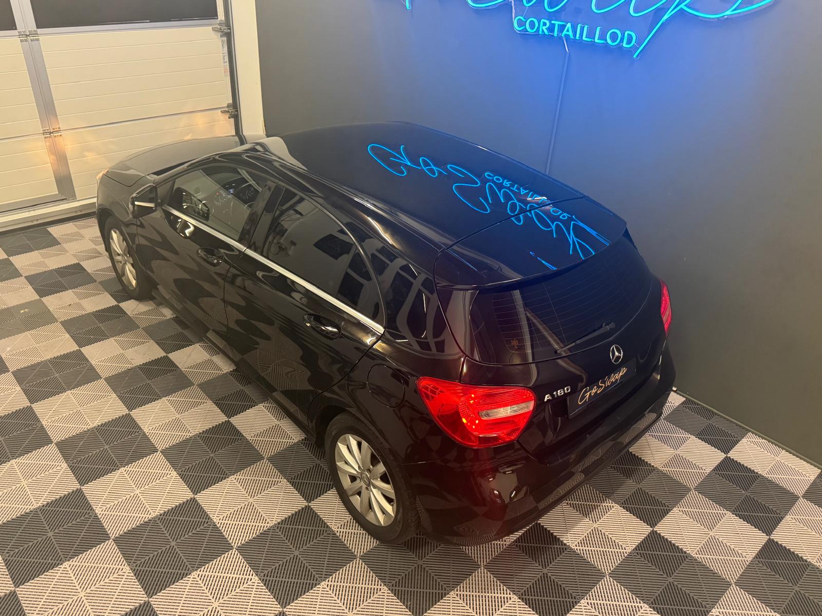 MERCEDES-BENZ A 180 Style 7G-DCT-image-2