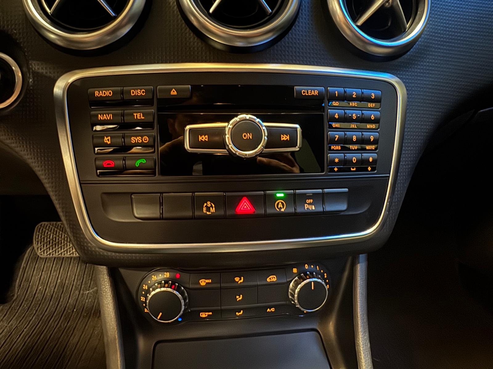 MERCEDES-BENZ A 180 Style 7G-DCT-image-22