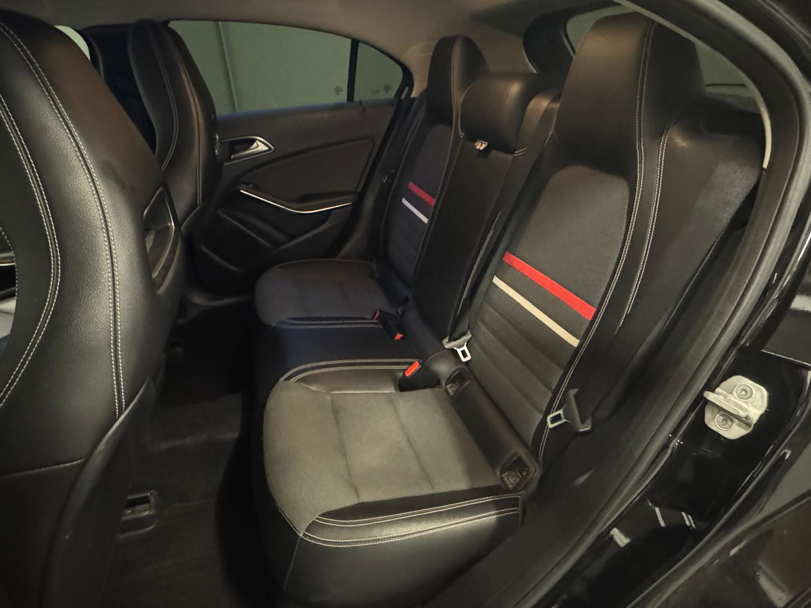 MERCEDES-BENZ A 180 Style 7G-DCT-image-10