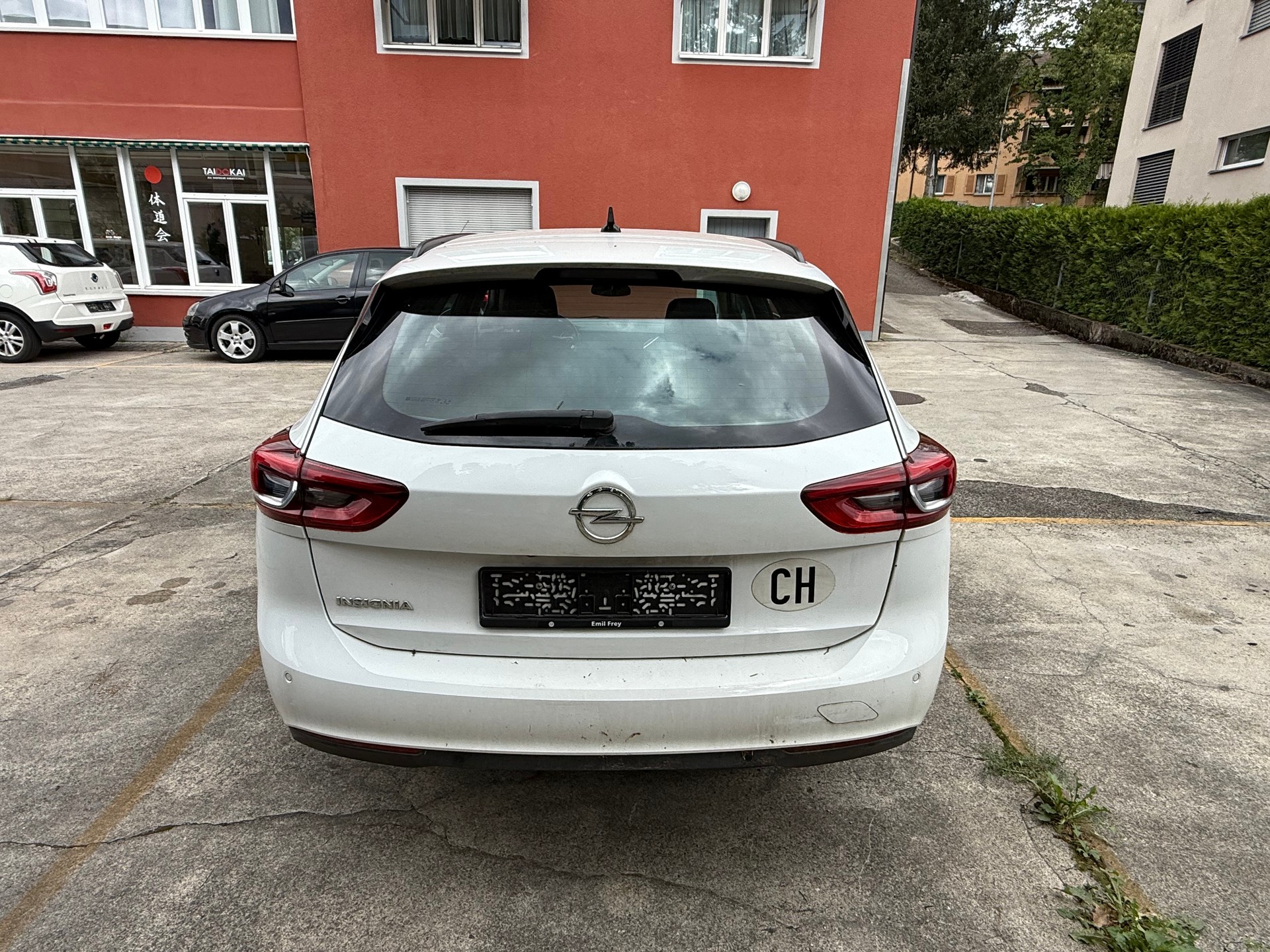 OPEL Insignia 1.6 CDTI Sports Tourer Excellence Automatic-image-4