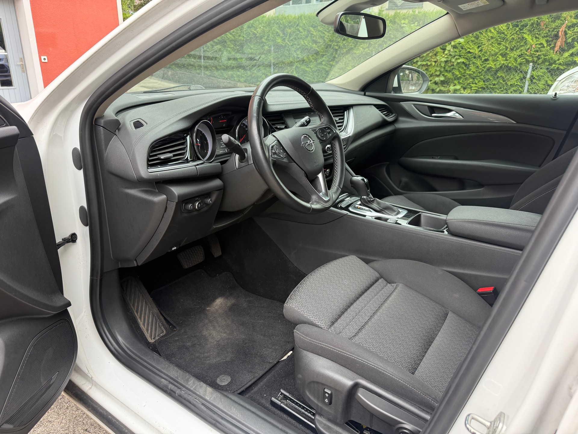 OPEL Insignia 1.6 CDTI Sports Tourer Excellence Automatic-image-7