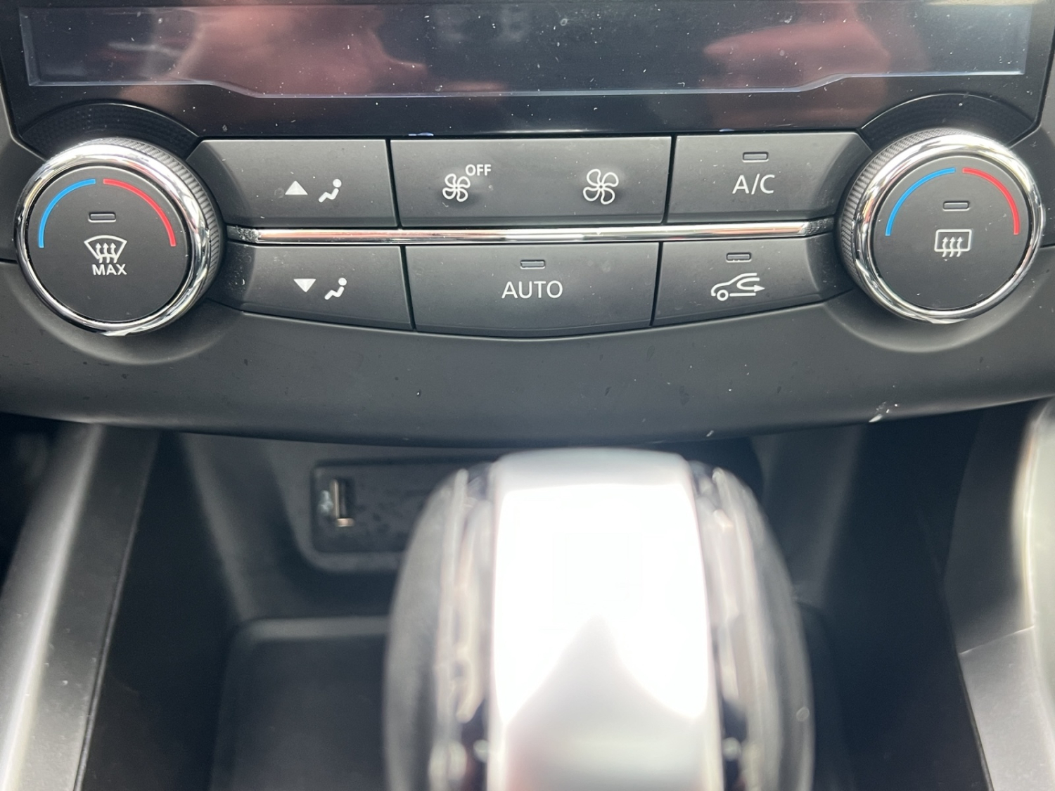 RENAULT Kadjar 1.2 TCe 90th Anniv. EDC-image-11