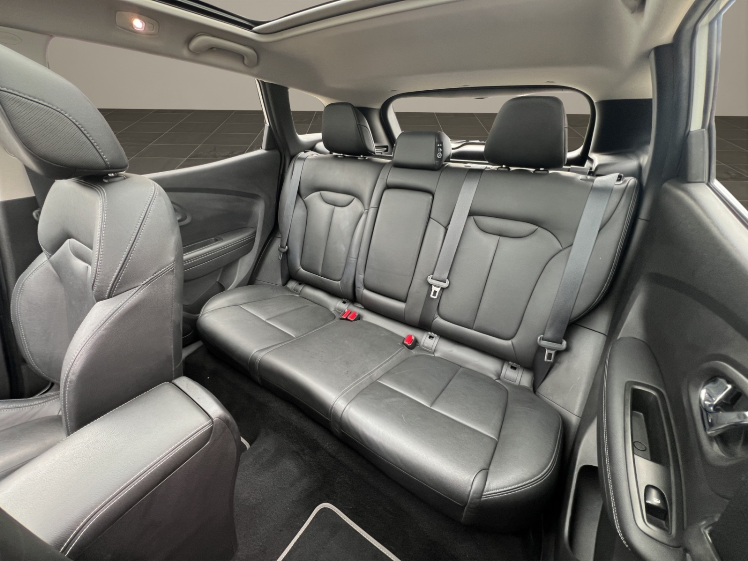 RENAULT Kadjar 1.2 TCe 90th Anniv. EDC-image-16