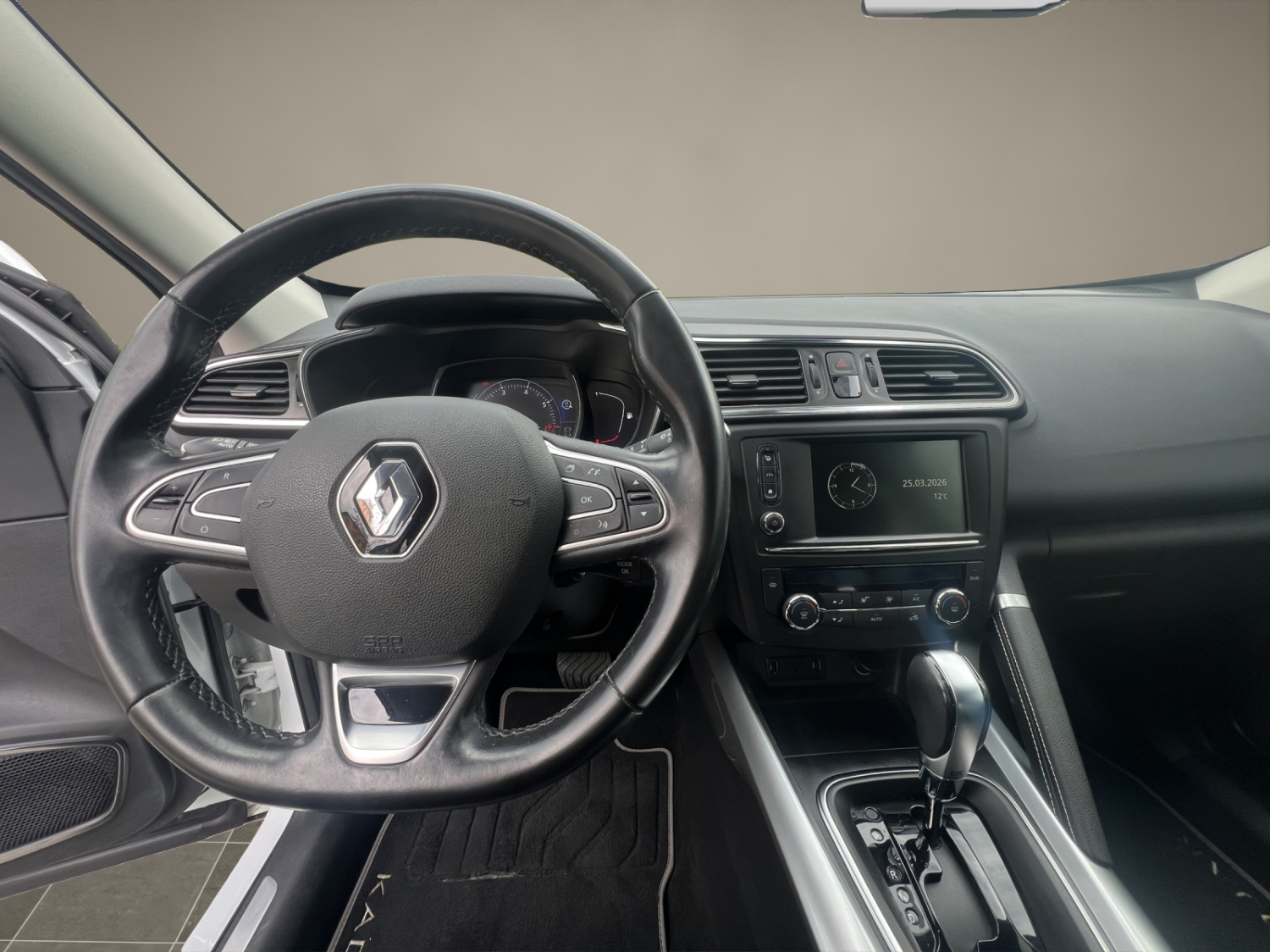 RENAULT Kadjar 1.2 TCe 90th Anniv. EDC-image-9