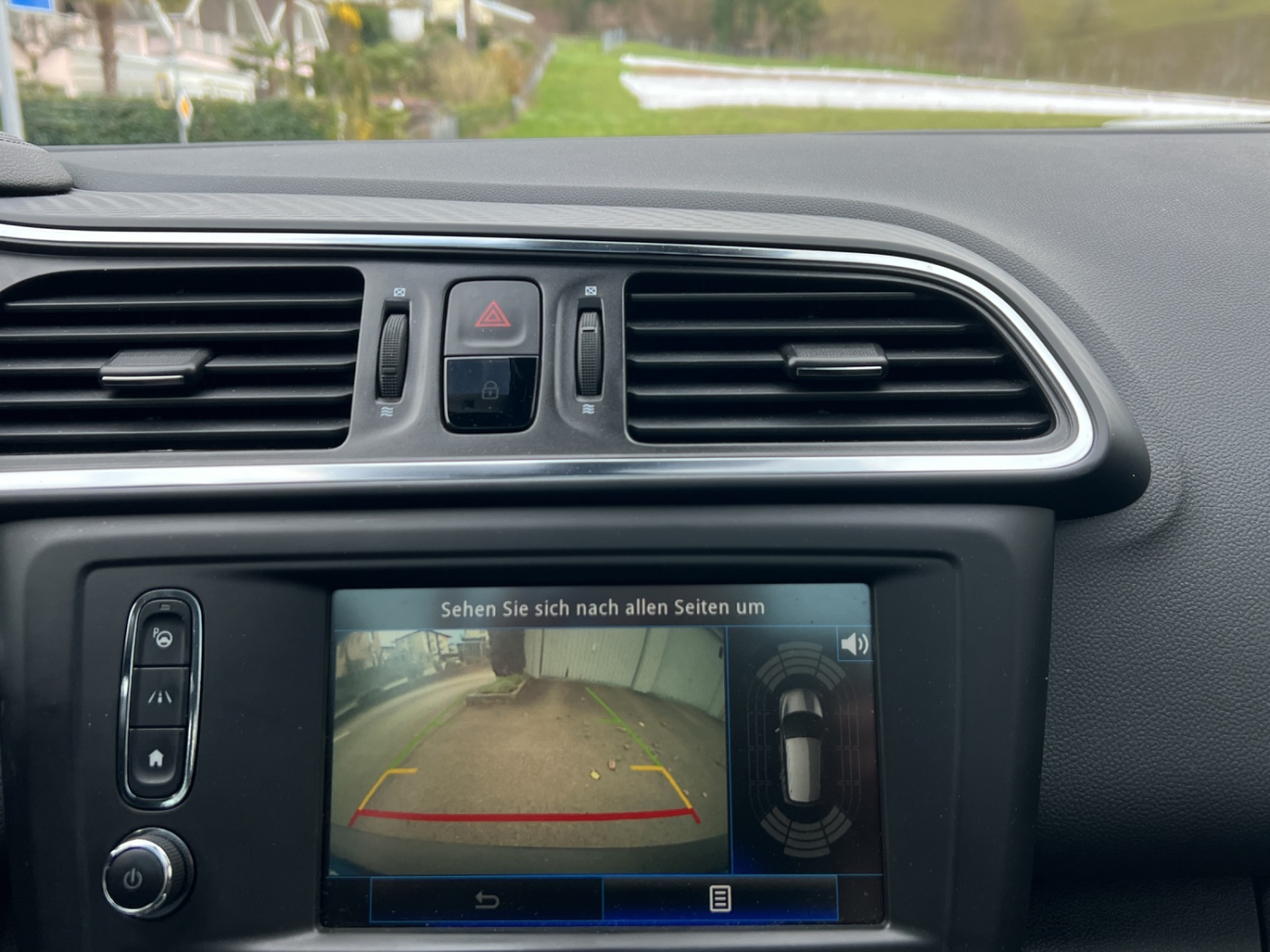 RENAULT Kadjar 1.2 TCe 90th Anniv. EDC-image-12