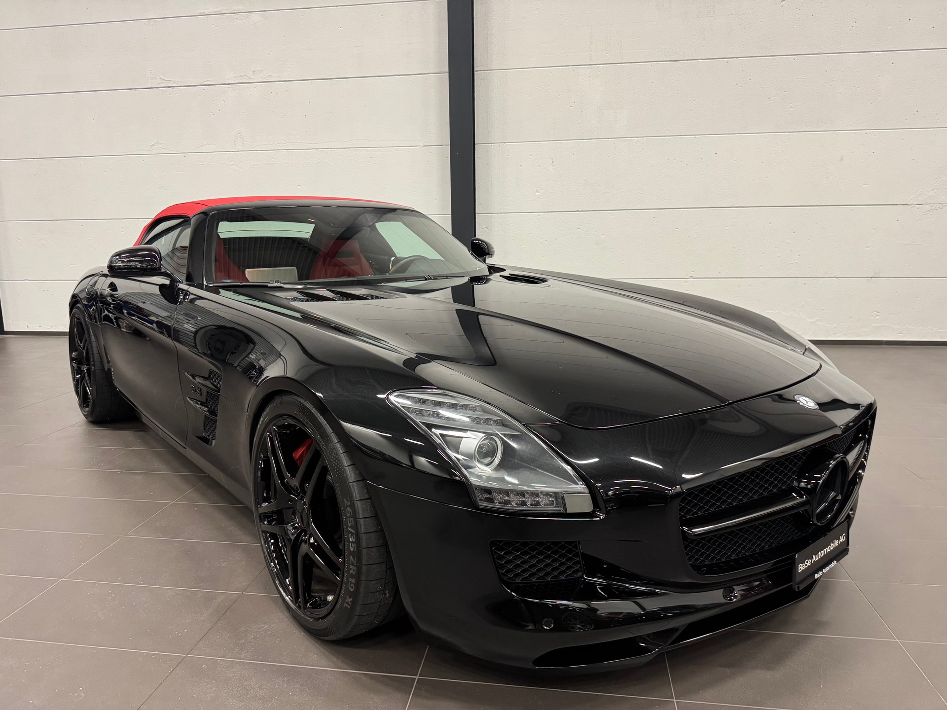 MERCEDES-BENZ SLS 63 AMG Speedshift-image-1