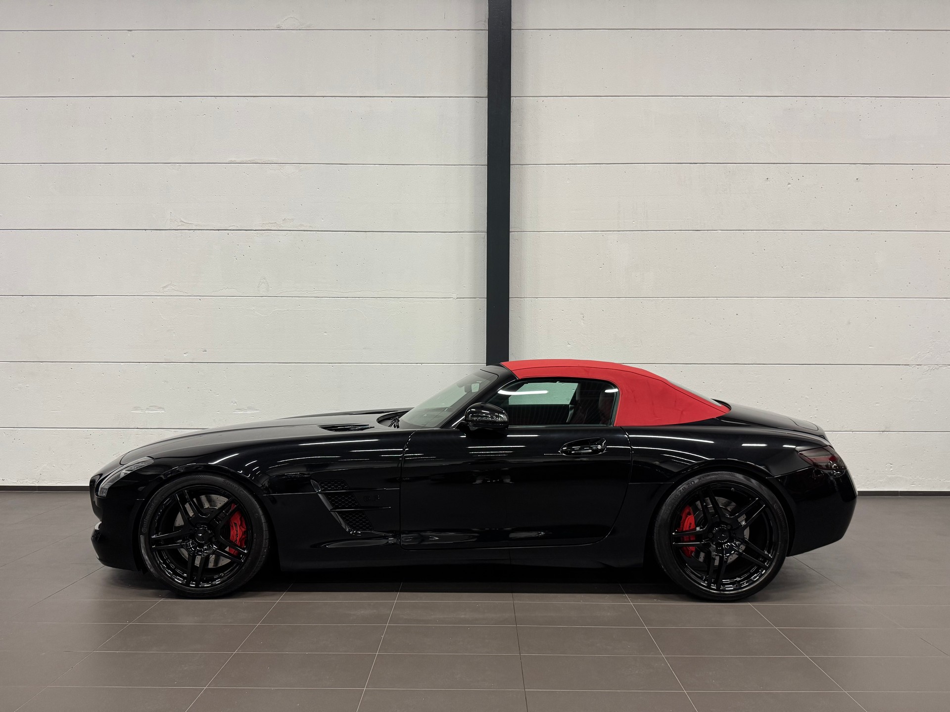 MERCEDES-BENZ SLS 63 AMG Speedshift-image-9