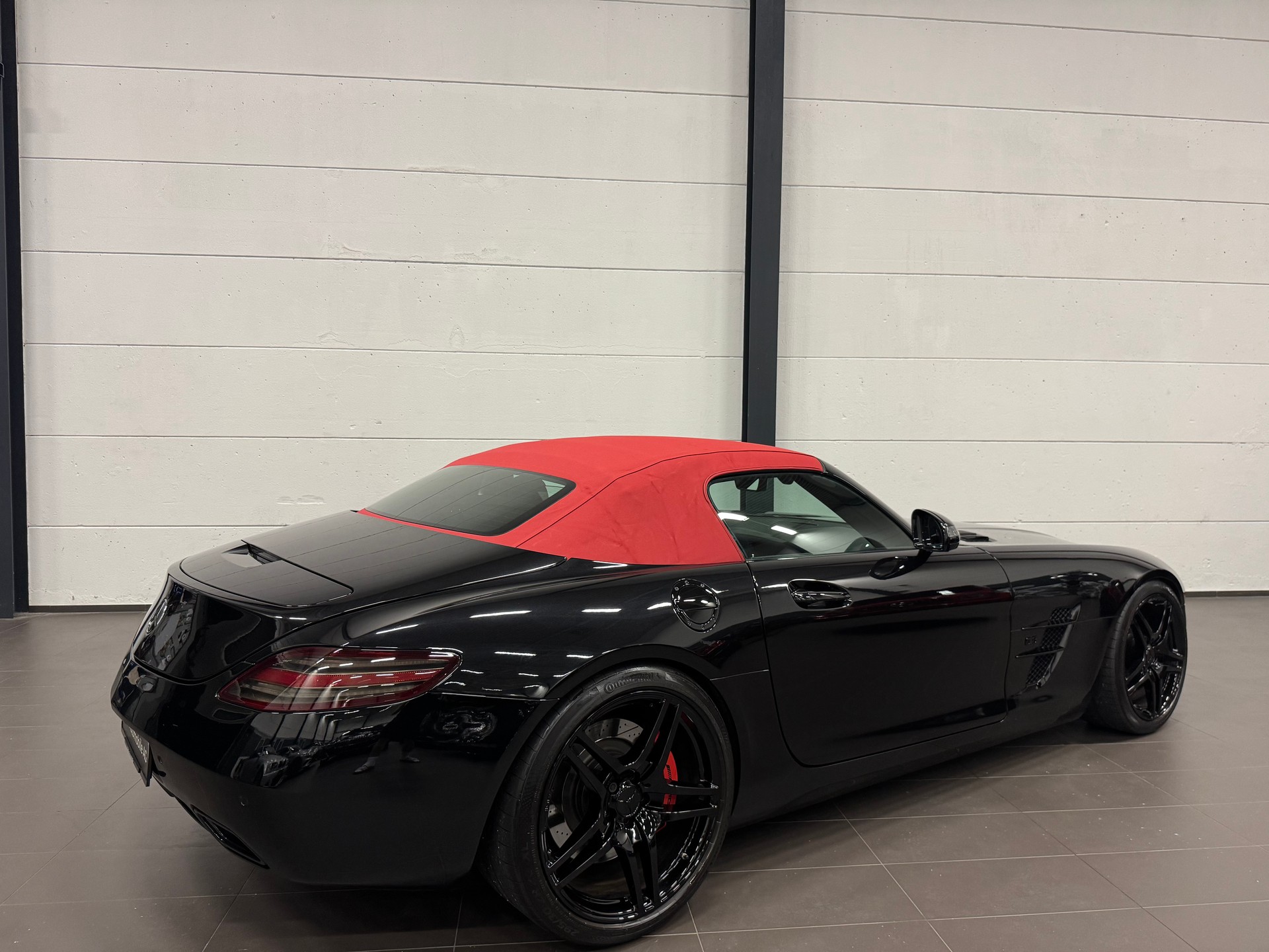 MERCEDES-BENZ SLS 63 AMG Speedshift-image-11