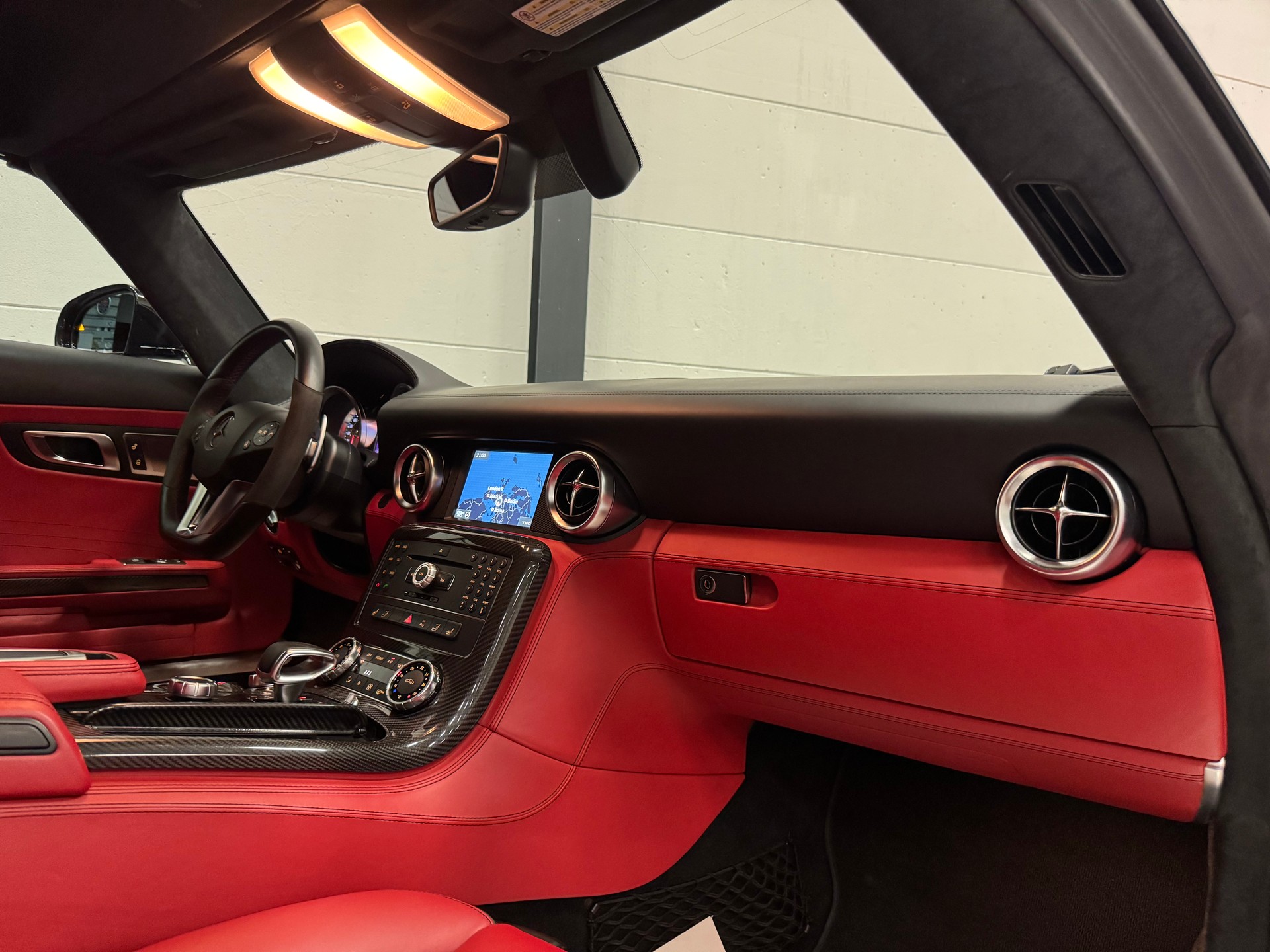 MERCEDES-BENZ SLS 63 AMG Speedshift-image-22