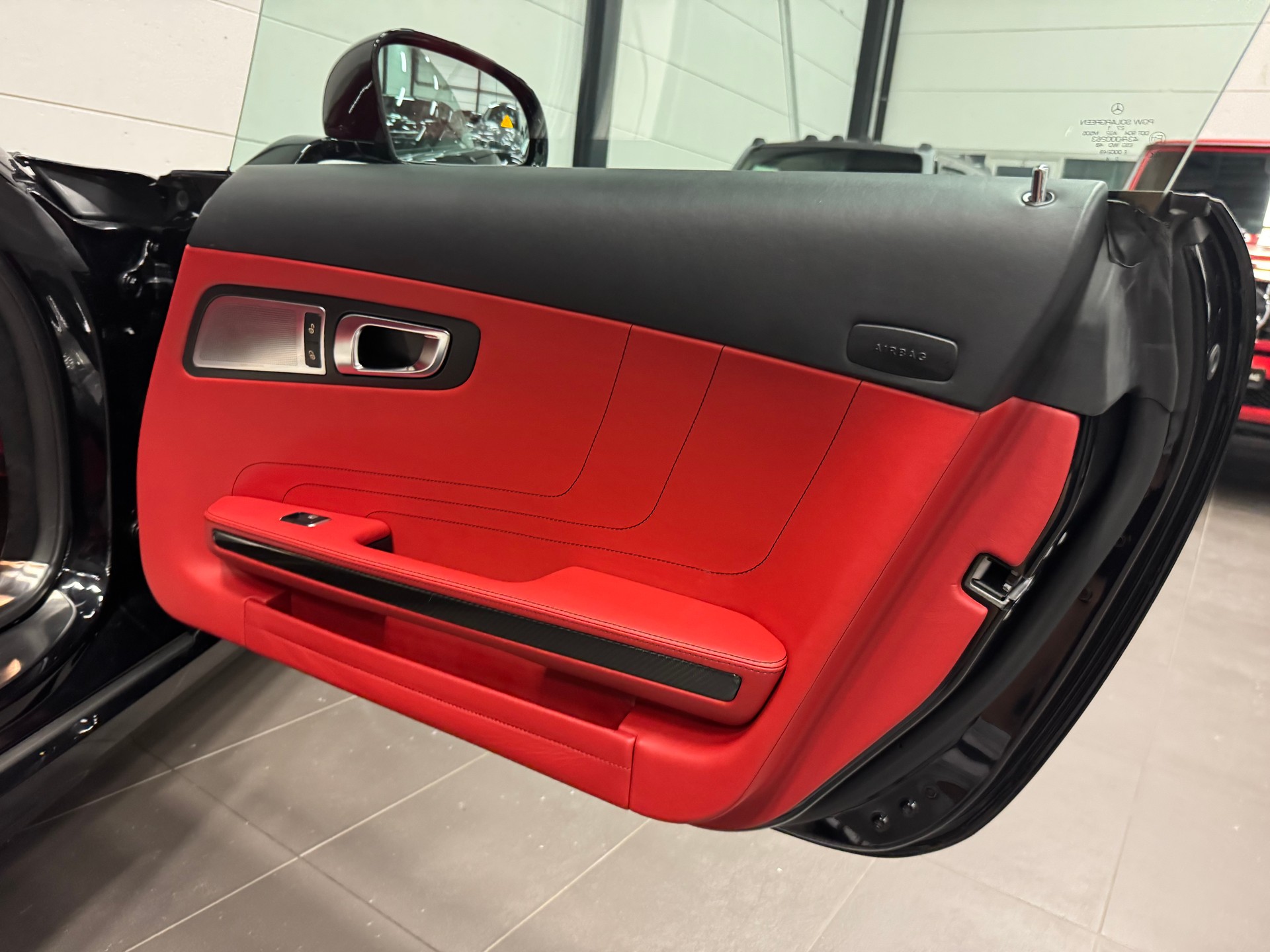 MERCEDES-BENZ SLS 63 AMG Speedshift-image-23