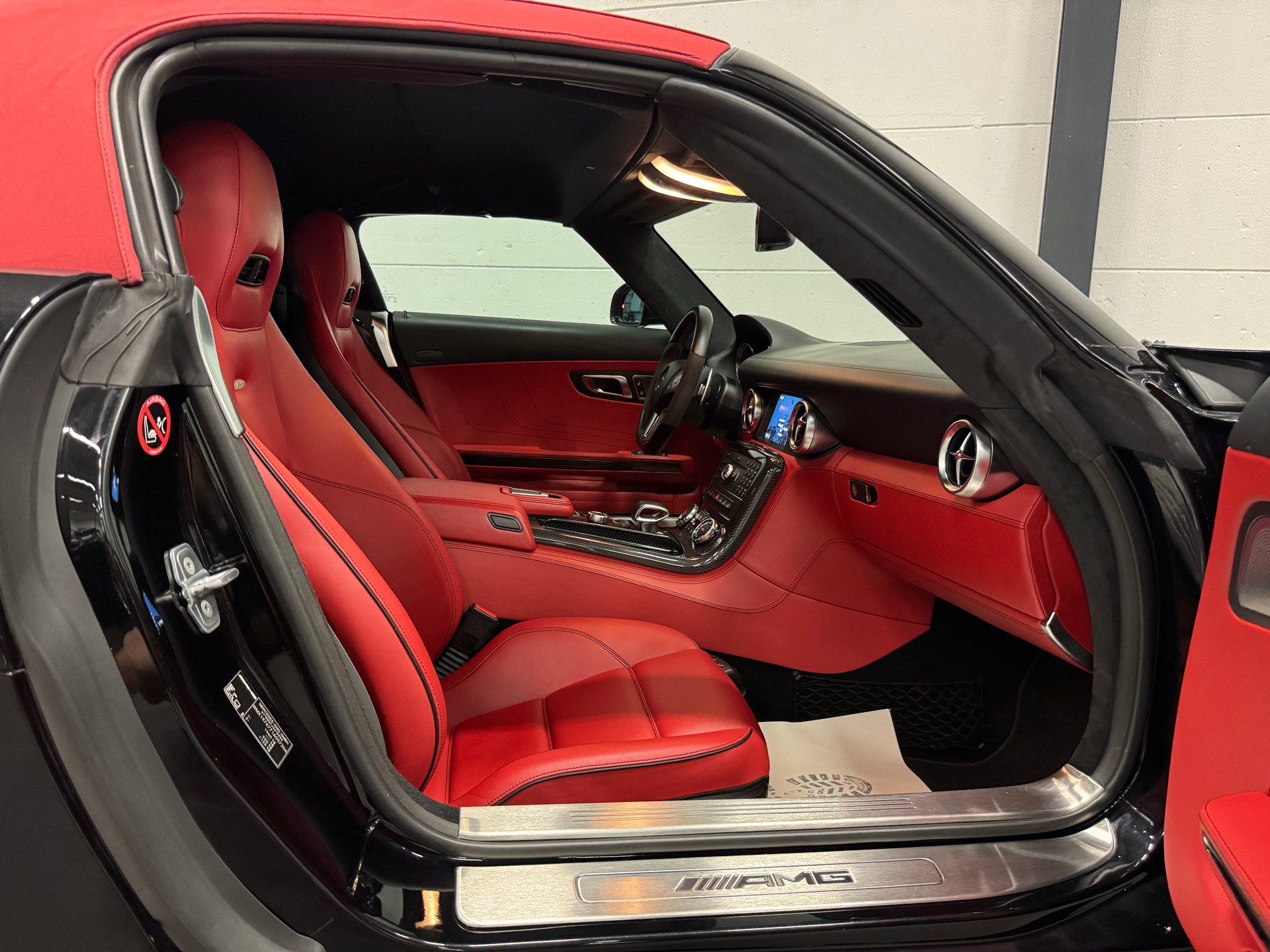 MERCEDES-BENZ SLS 63 AMG Speedshift-image-21