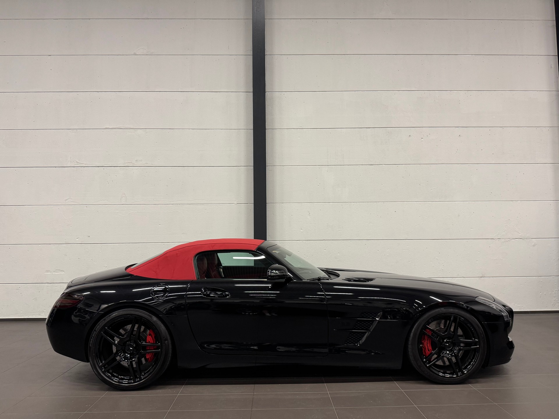 MERCEDES-BENZ SLS 63 AMG Speedshift-image-8