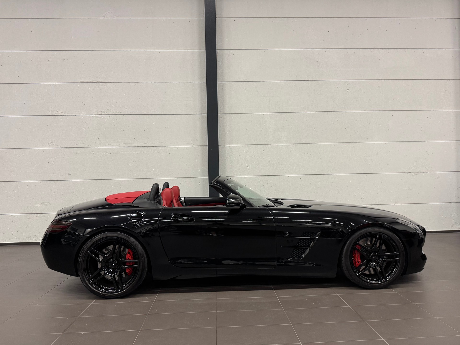 MERCEDES-BENZ SLS 63 AMG Speedshift-image-7