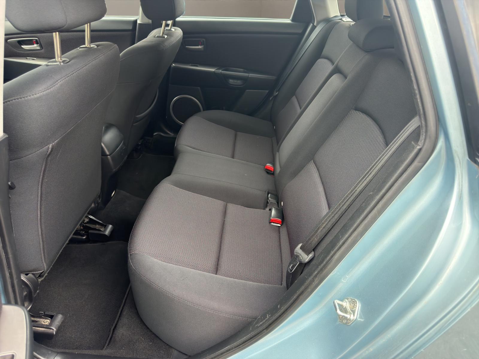 MAZDA 3-image-17
