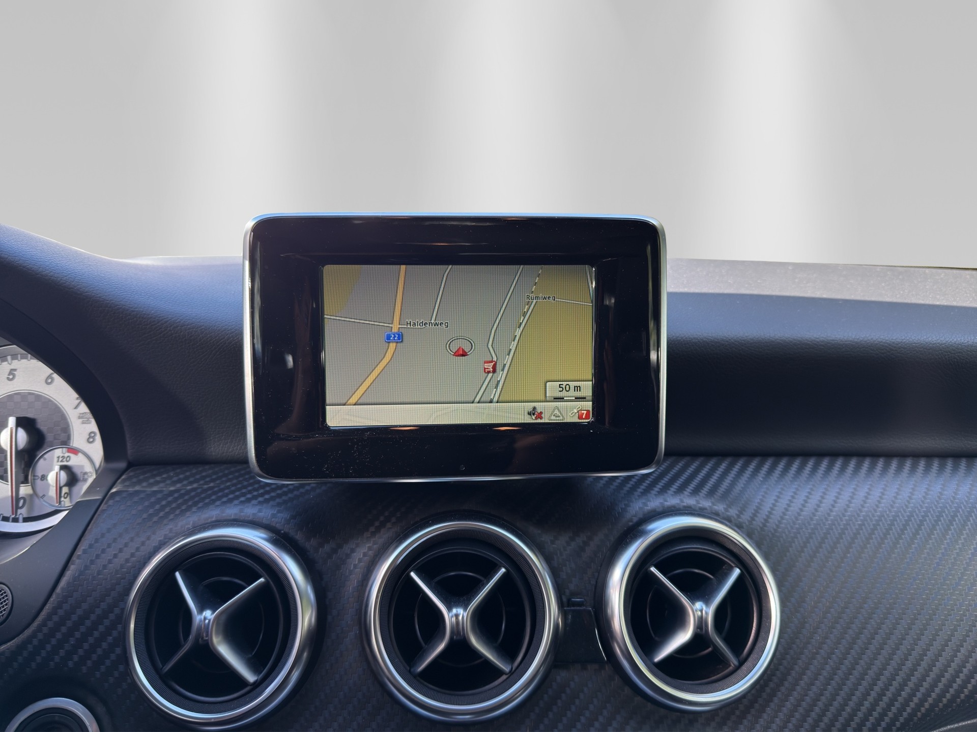 MERCEDES-BENZ A 200 AMG Line 7G-DCT-image-10