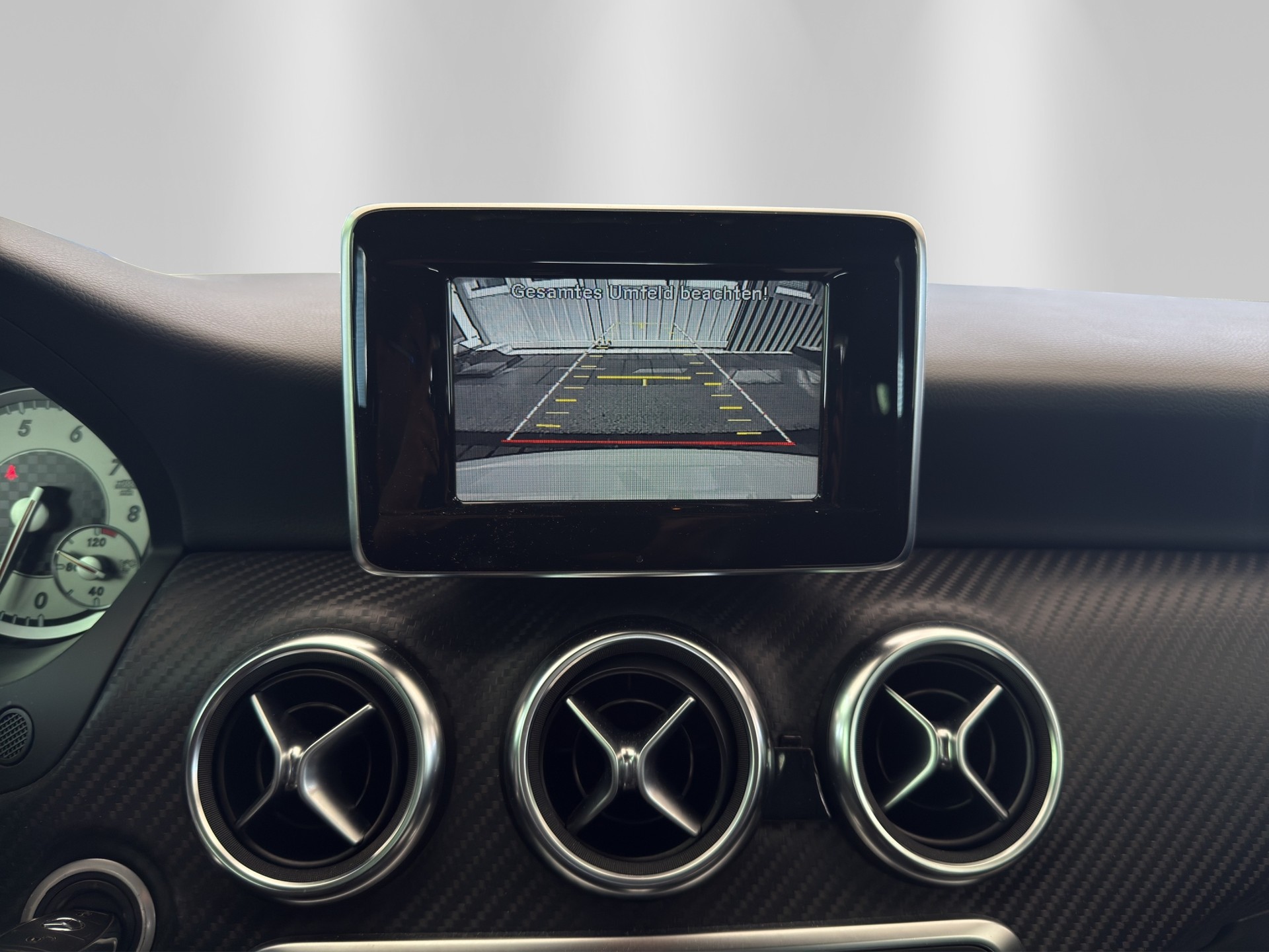 MERCEDES-BENZ A 200 AMG Line 7G-DCT-image-11