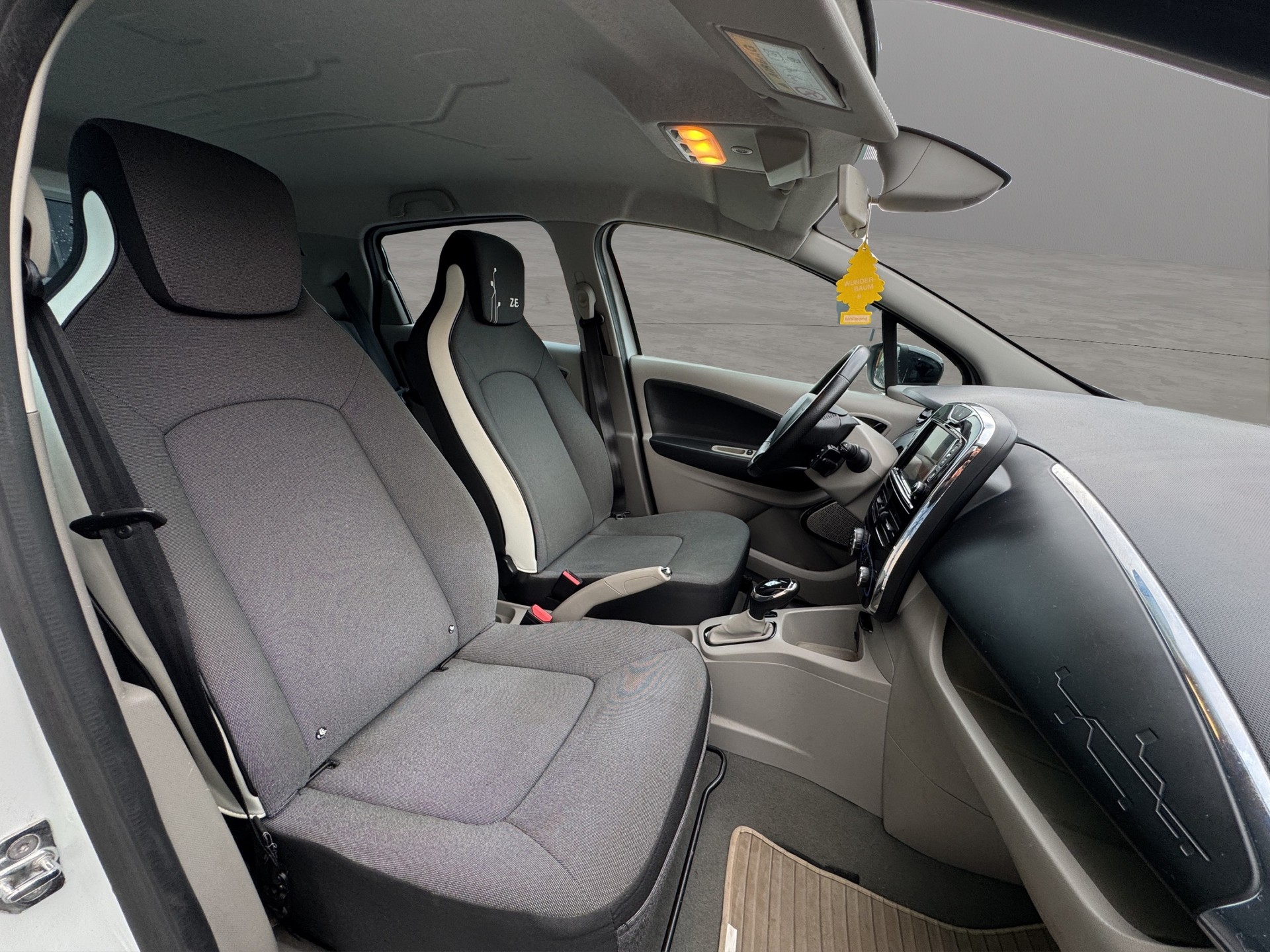 RENAULT Zoe Life Q210-image-13