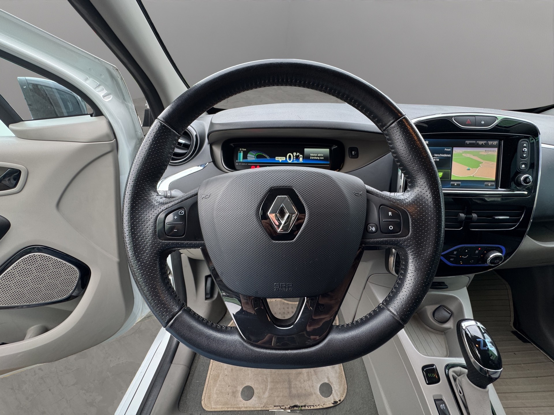 RENAULT Zoe Life Q210-image-9